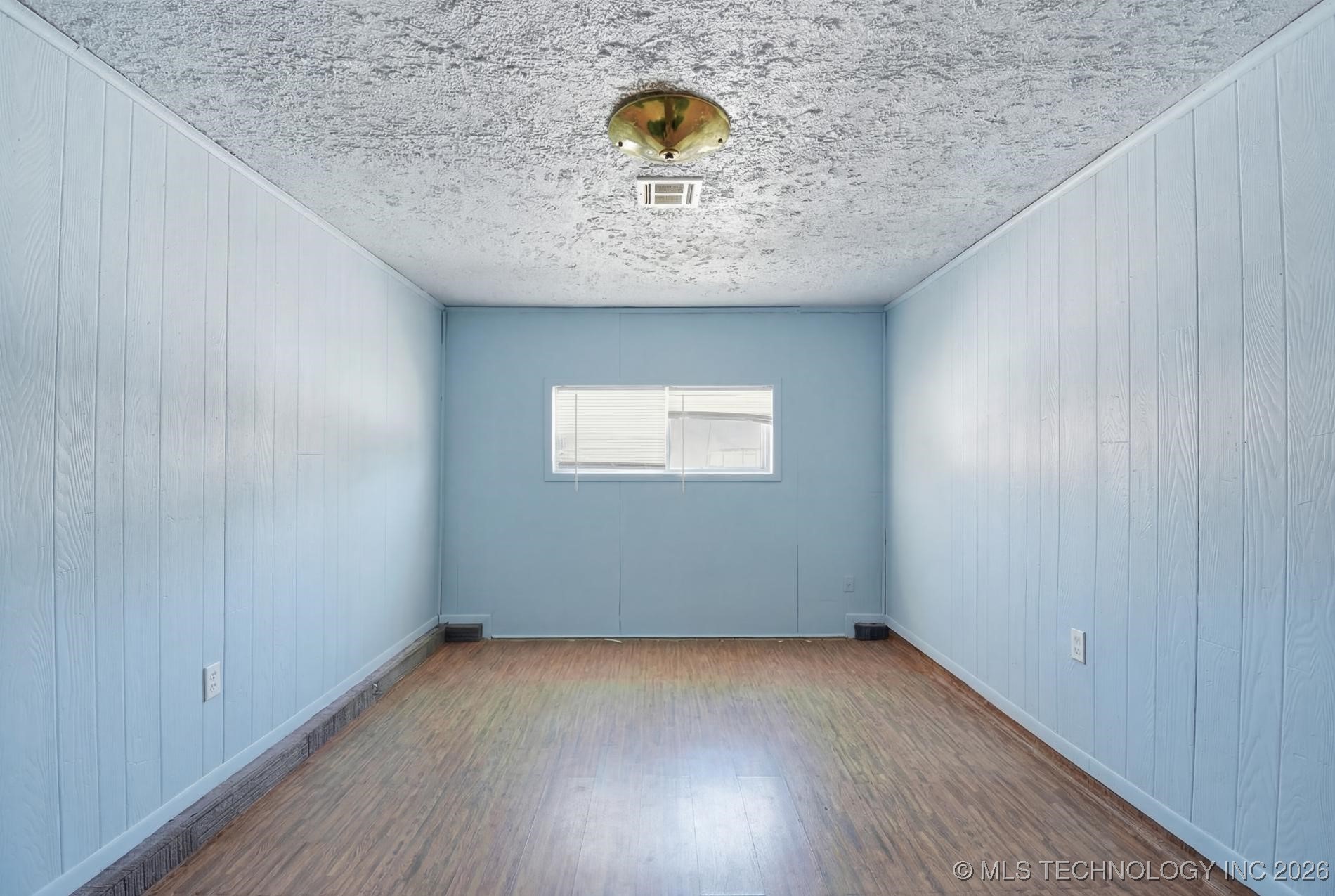 424 S 69th East Avenue Property Photo 12