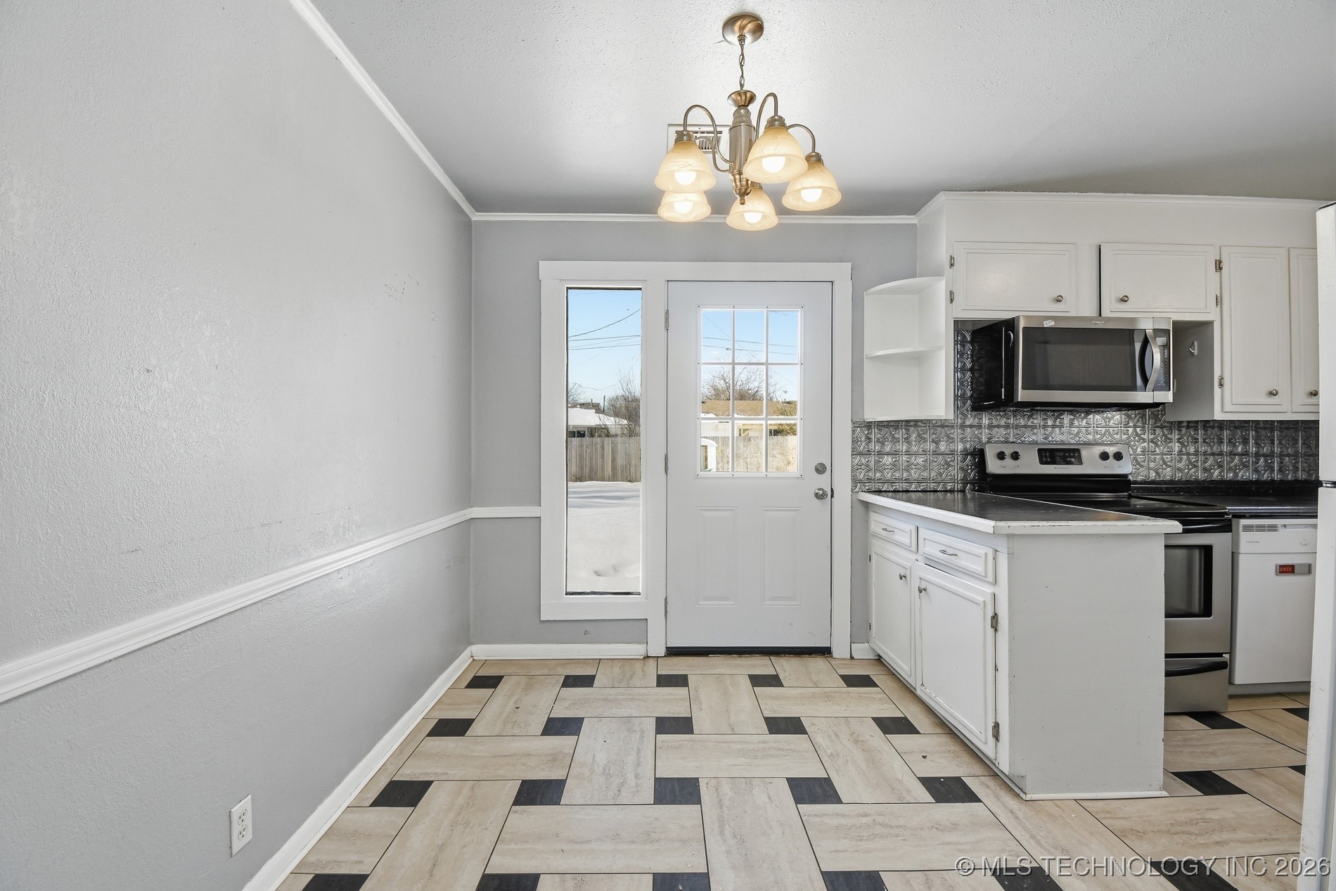 424 S 69th East Avenue Property Photo 14