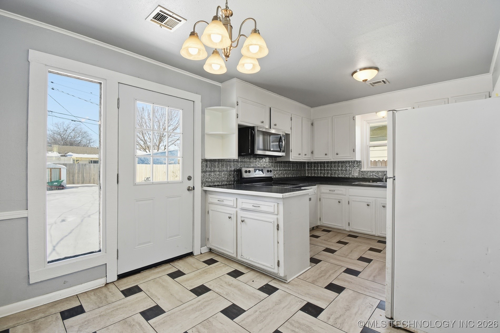 424 S 69th East Avenue Property Photo 15