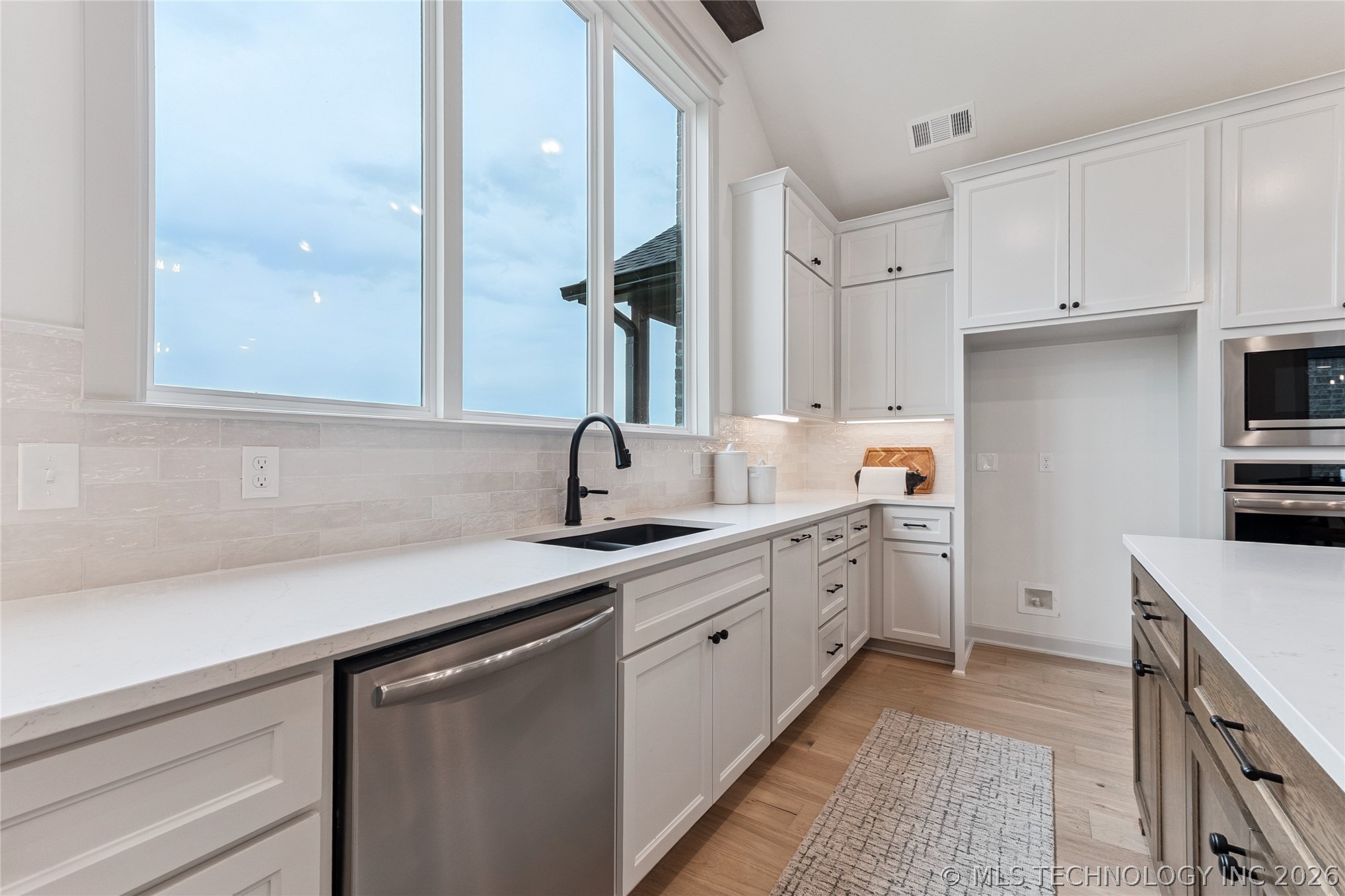 2325 E 134th Circle Property Photo 28