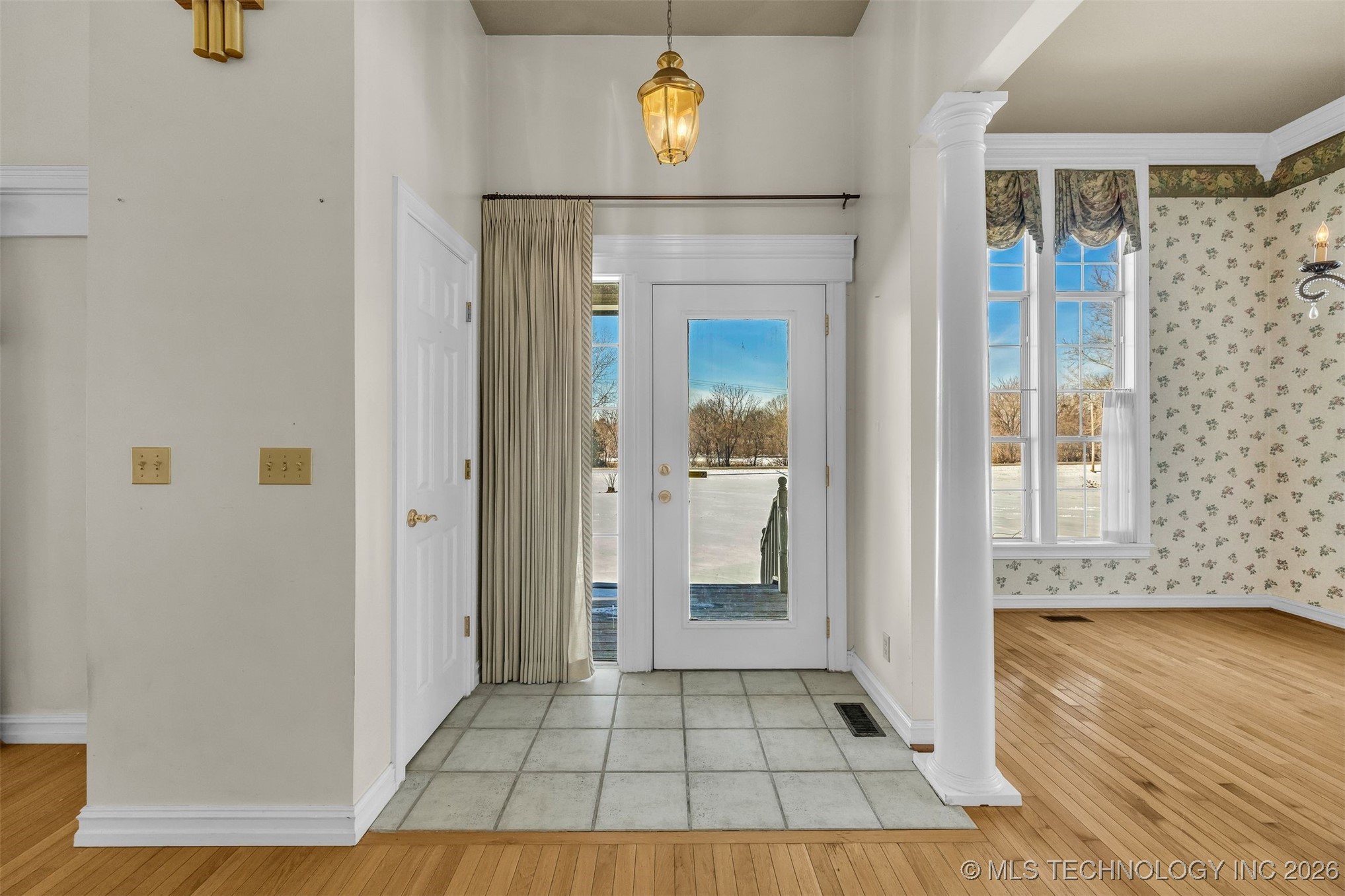 12315 S Garnett Road Property Photo 7