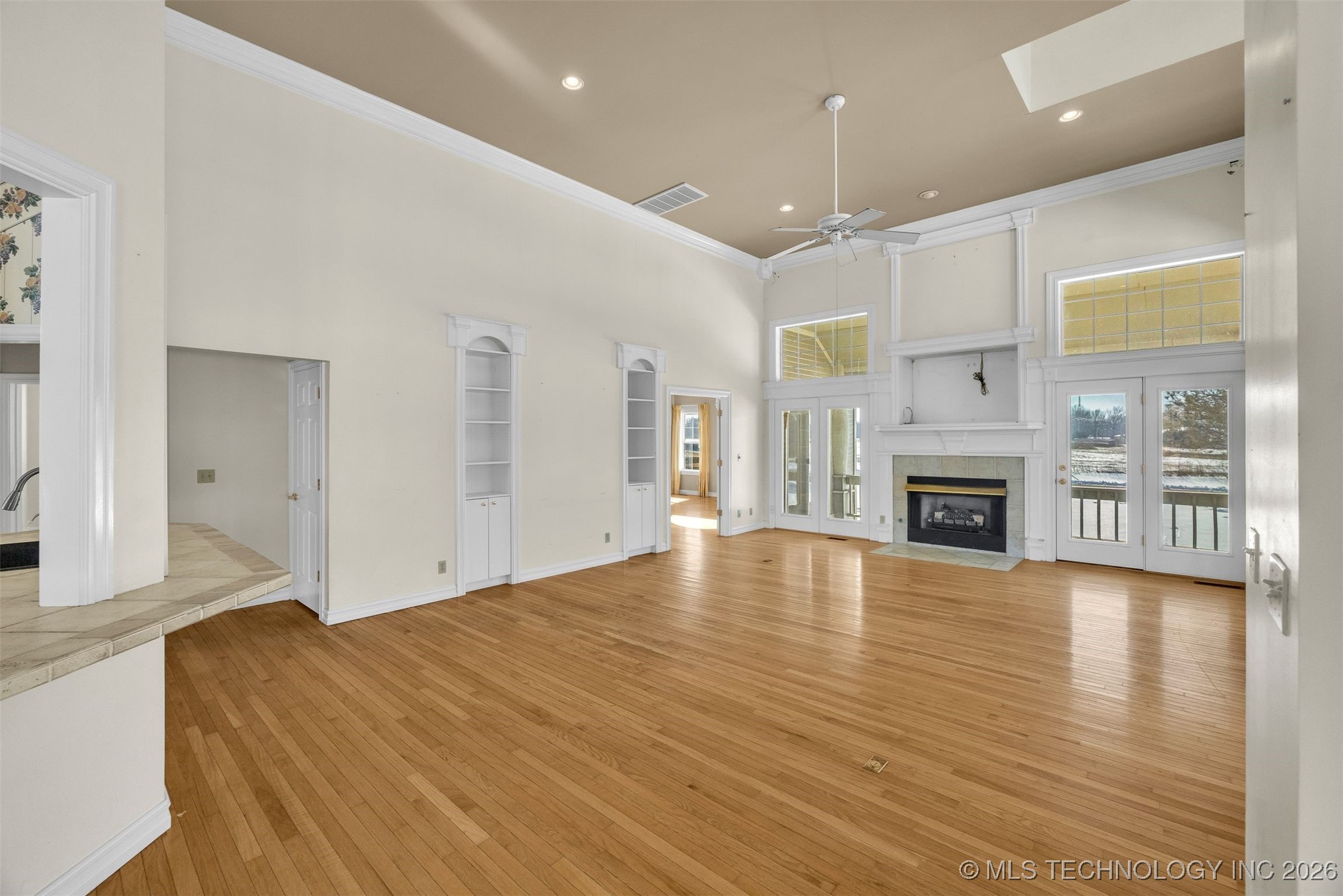 12315 S Garnett Road Property Photo 8