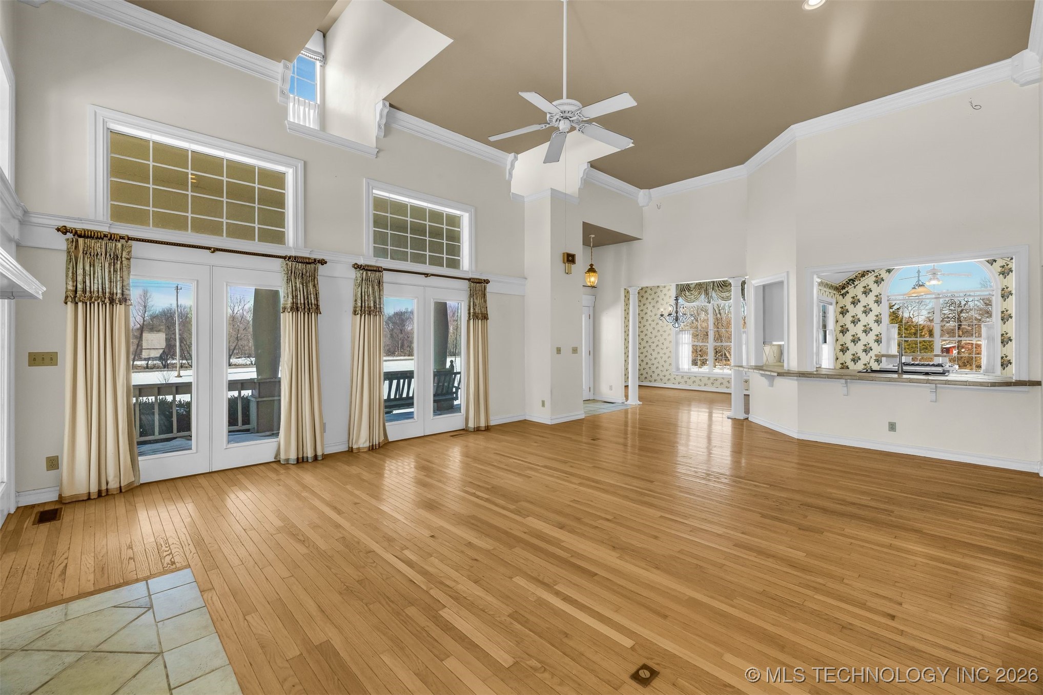 12315 S Garnett Road Property Photo 10