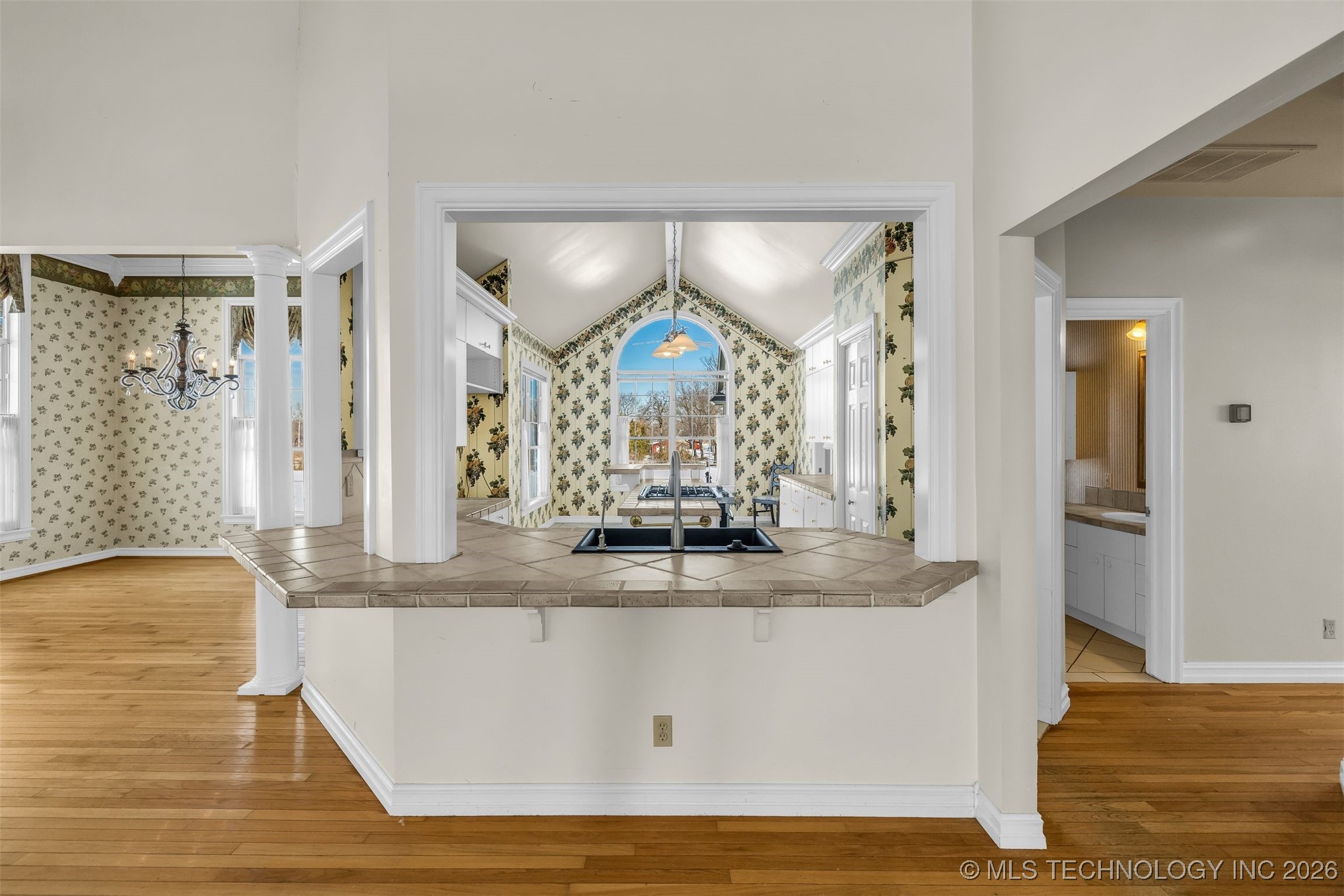 12315 S Garnett Road Property Photo 12