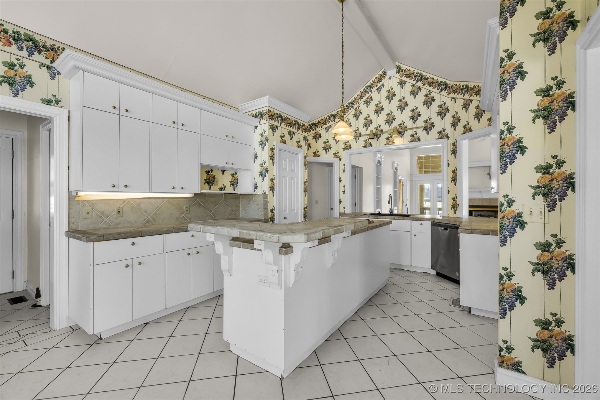 12315 S Garnett Road Property Photo 16