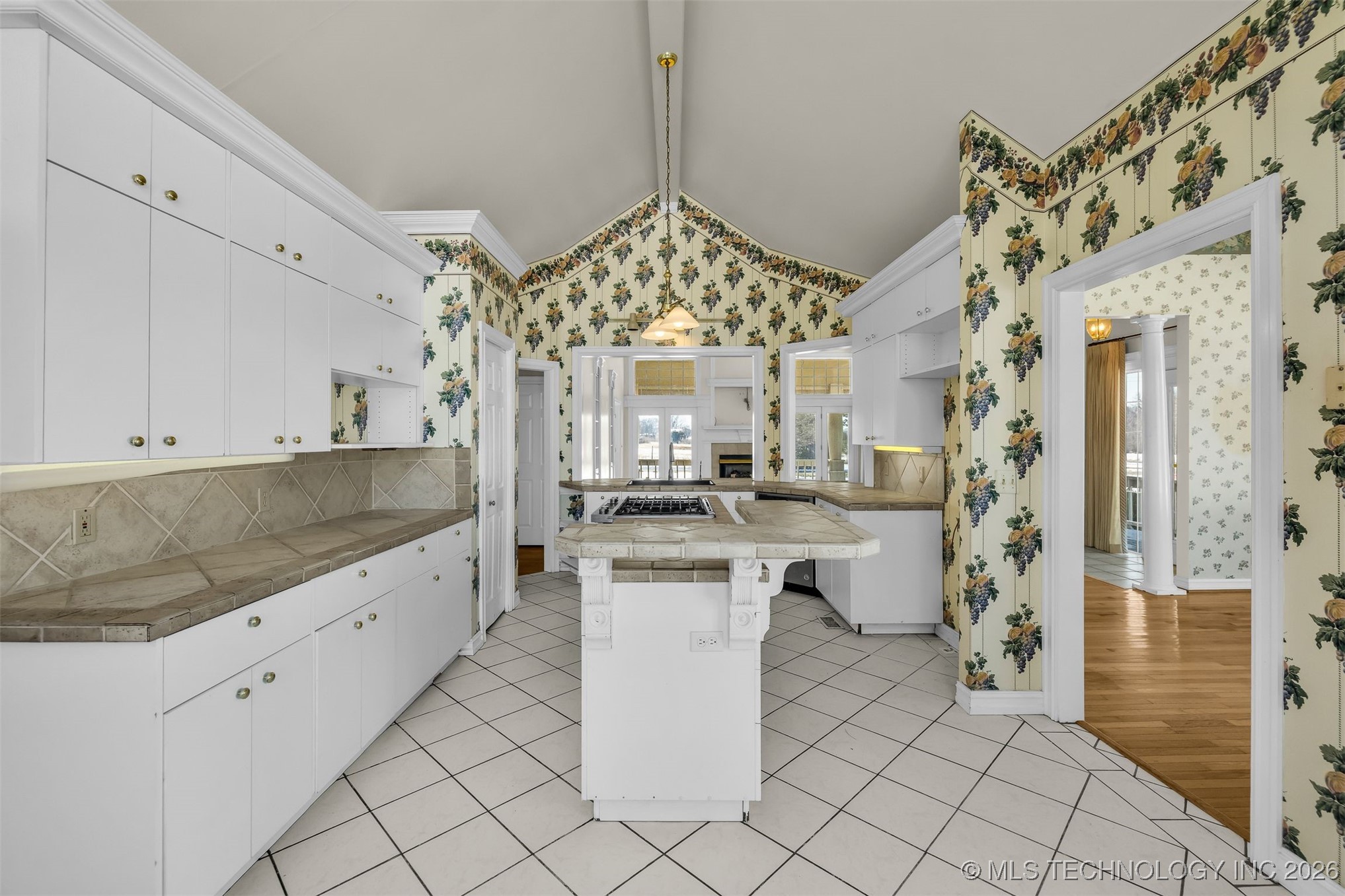 12315 S Garnett Road Property Photo 17