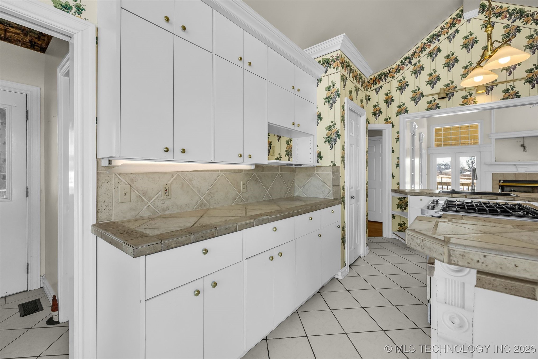 12315 S Garnett Road Property Photo 18