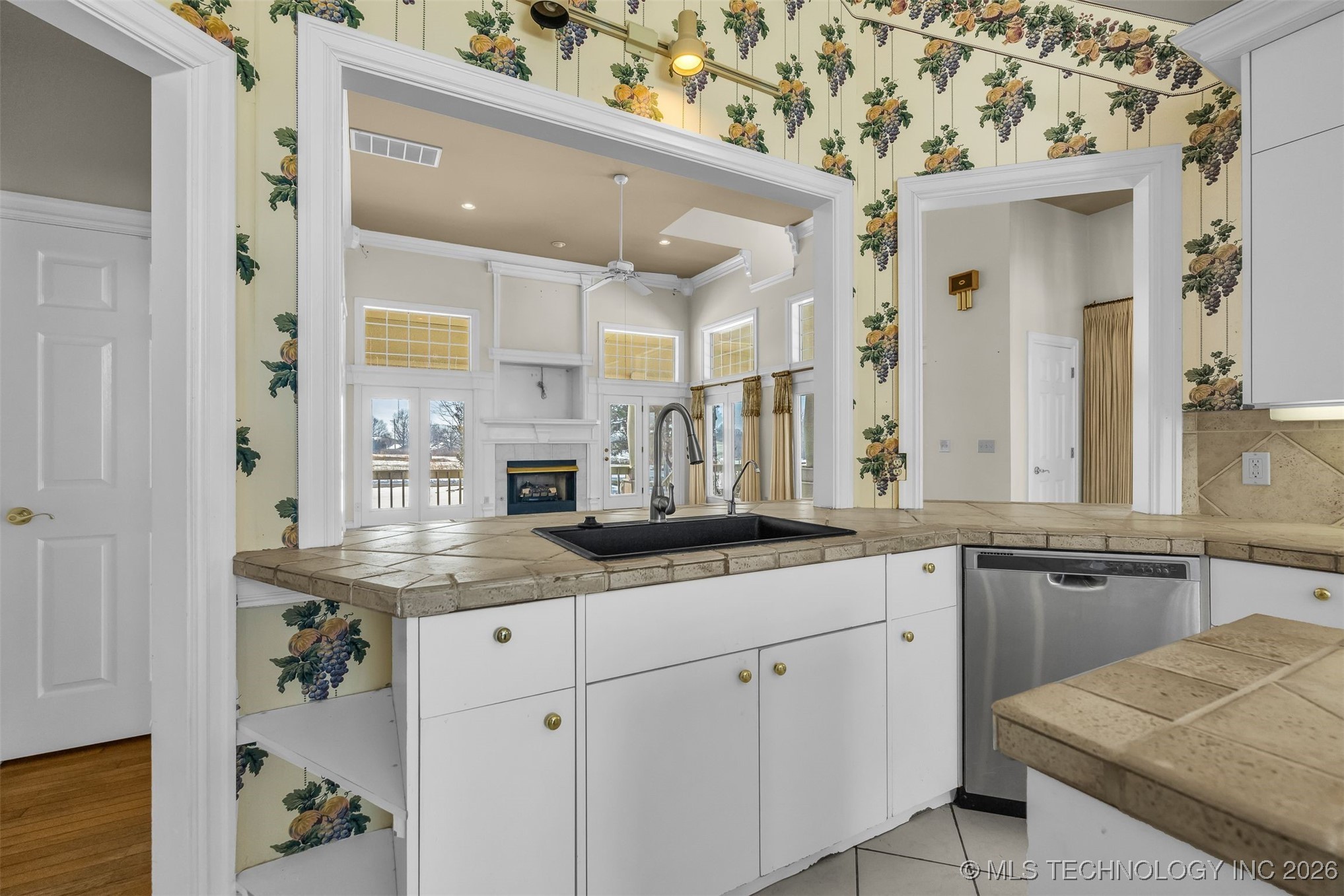 12315 S Garnett Road Property Photo 20