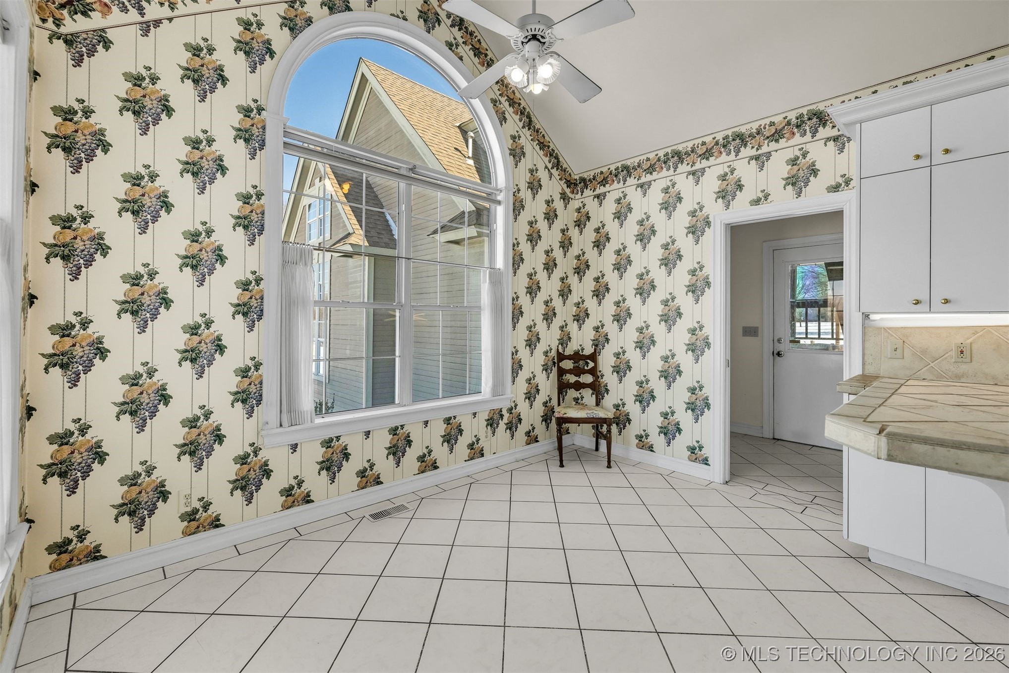 12315 S Garnett Road Property Photo 23