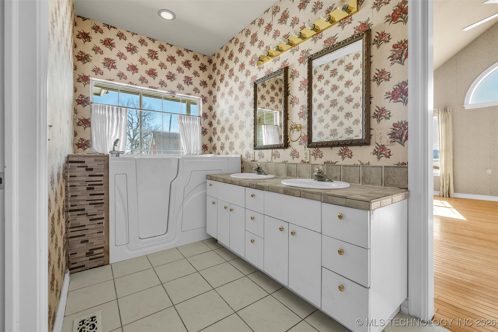 12315 S Garnett Road Property Photo 31