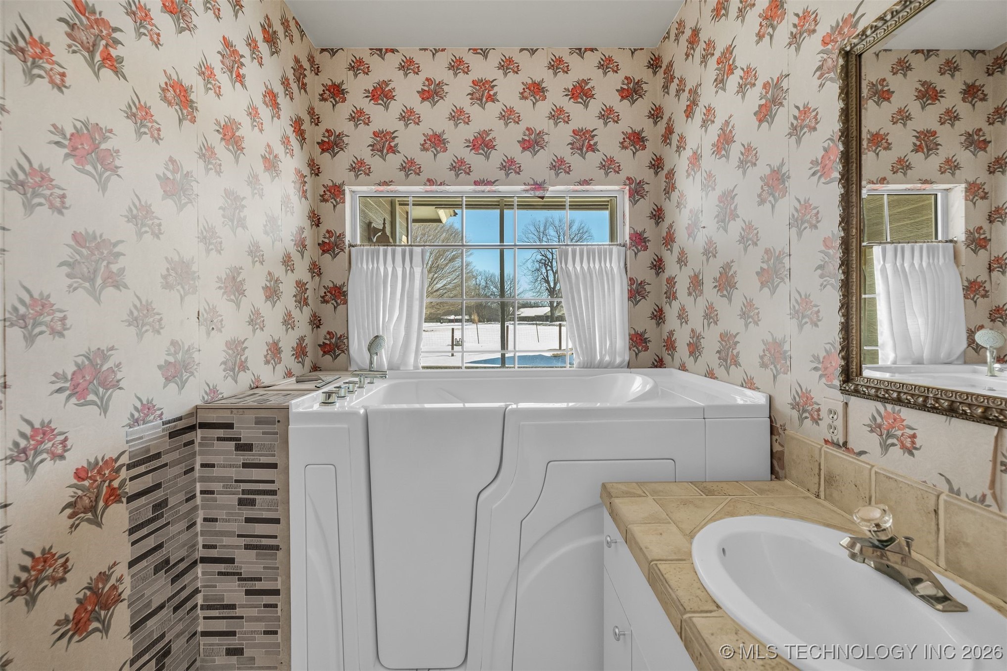 12315 S Garnett Road Property Photo 32