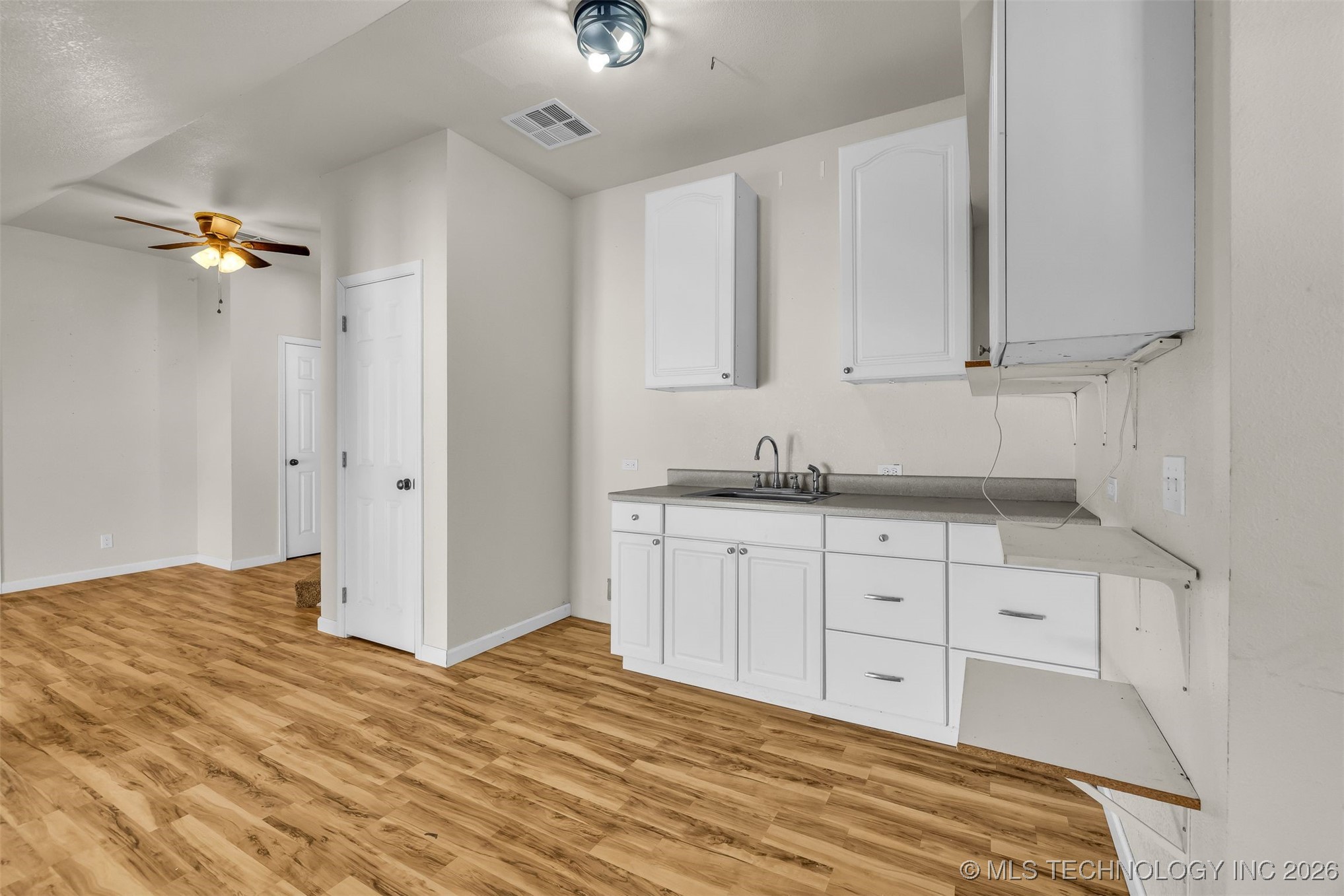 12315 S Garnett Road Property Photo 41