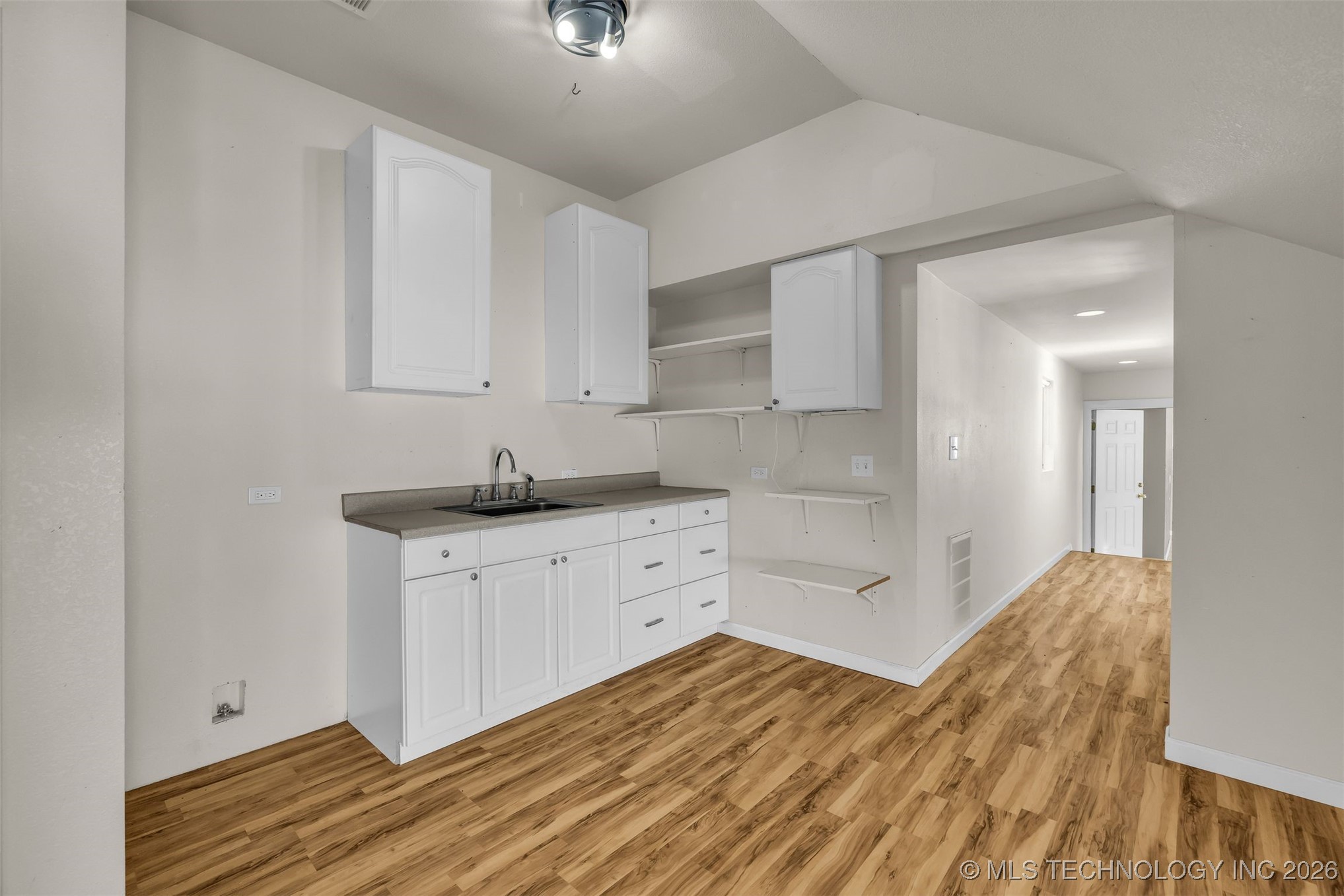 12315 S Garnett Road Property Photo 42