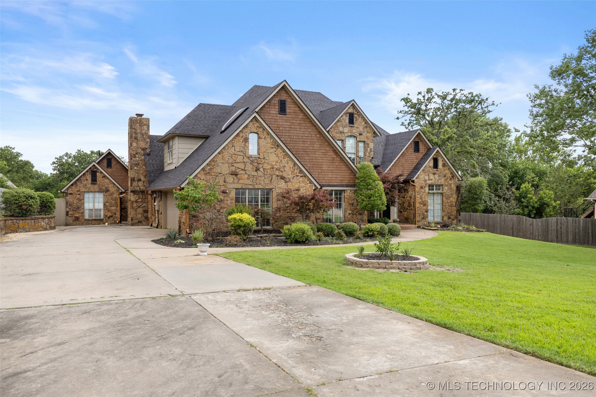 1505 Augusta Property Photo 3