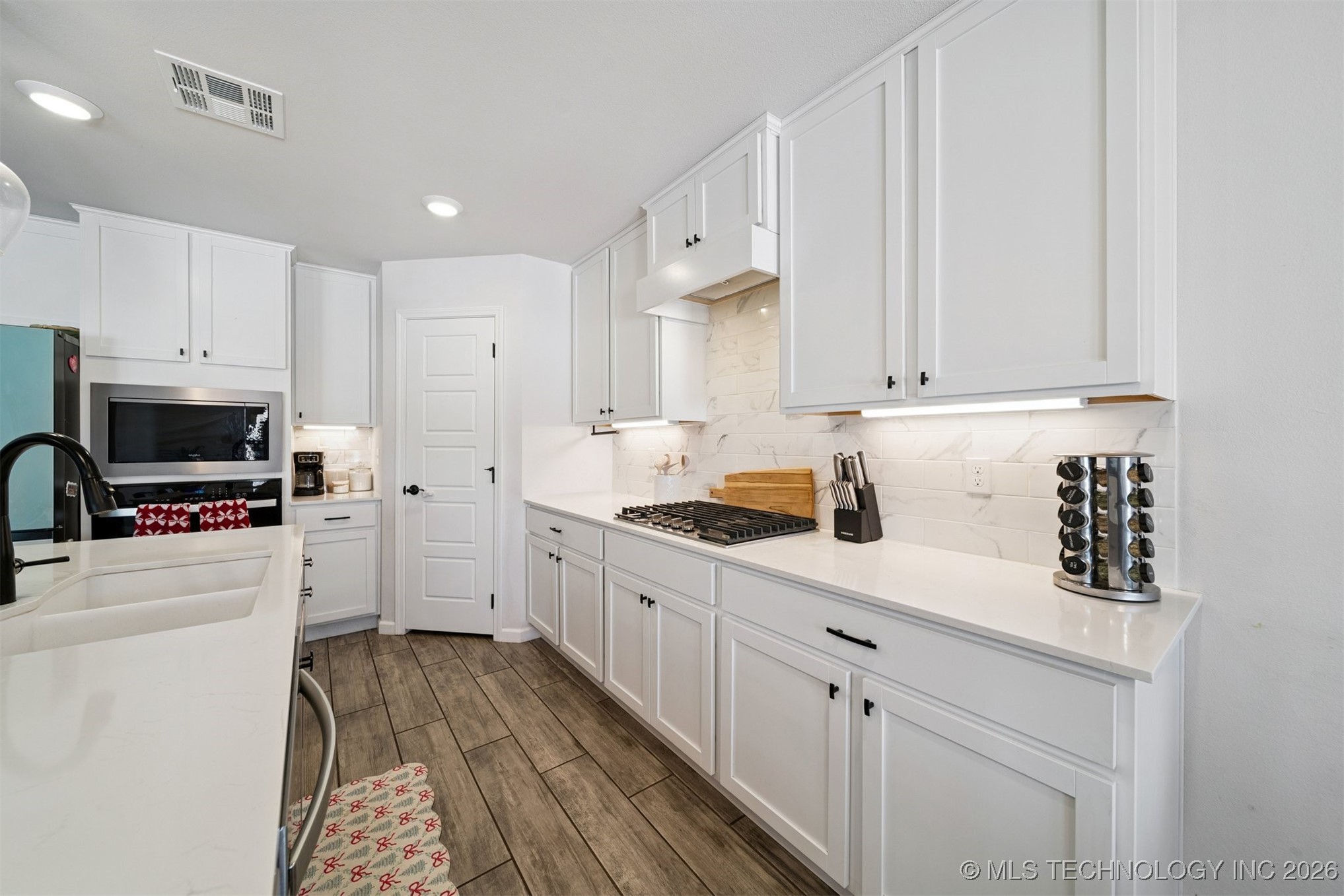 7401 N 160th East Avenue Property Photo 10