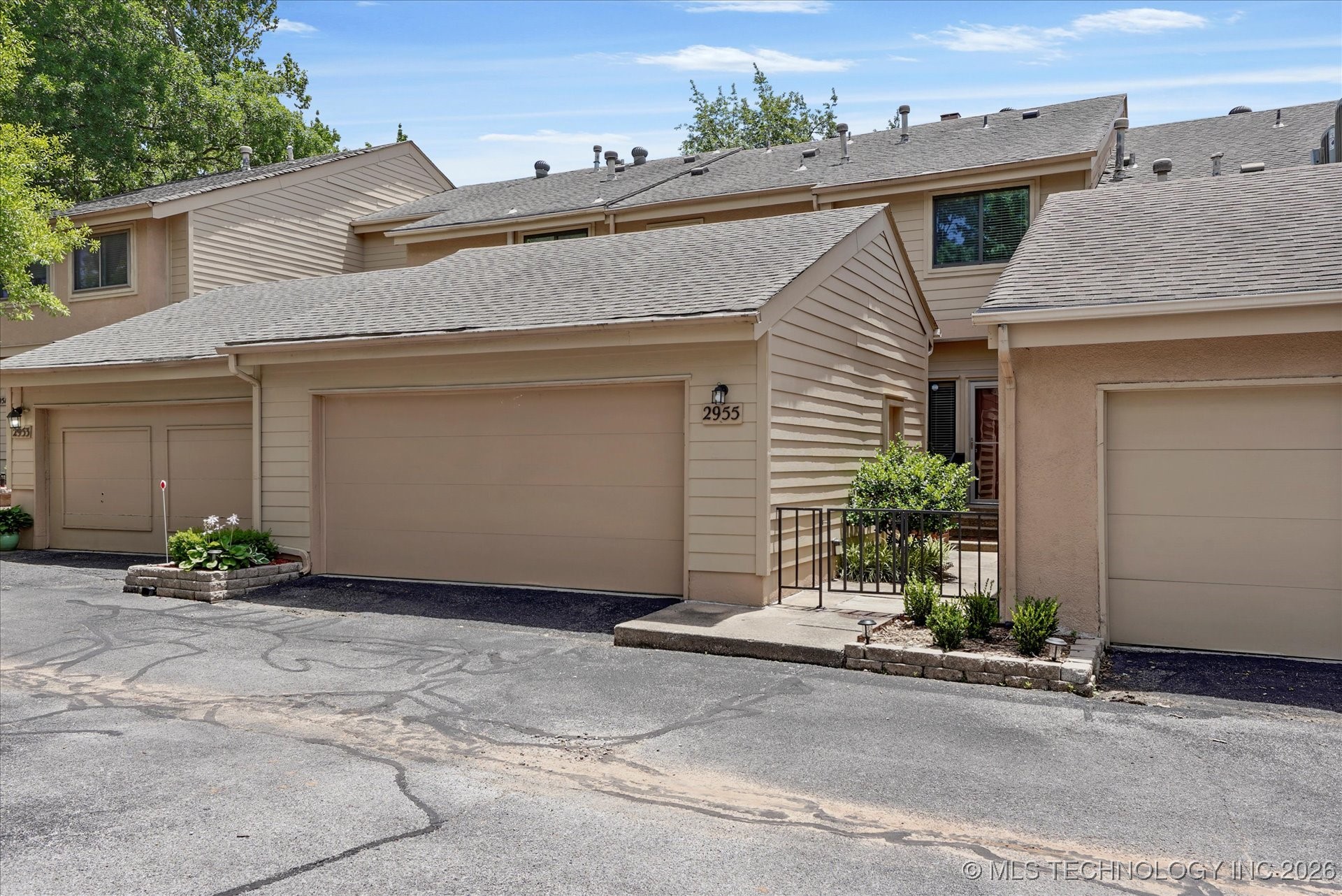 2955 E 84th Street Property Photo 2