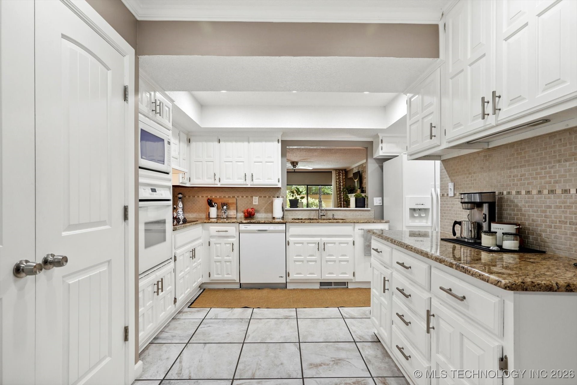 2955 E 84th Street Property Photo 3