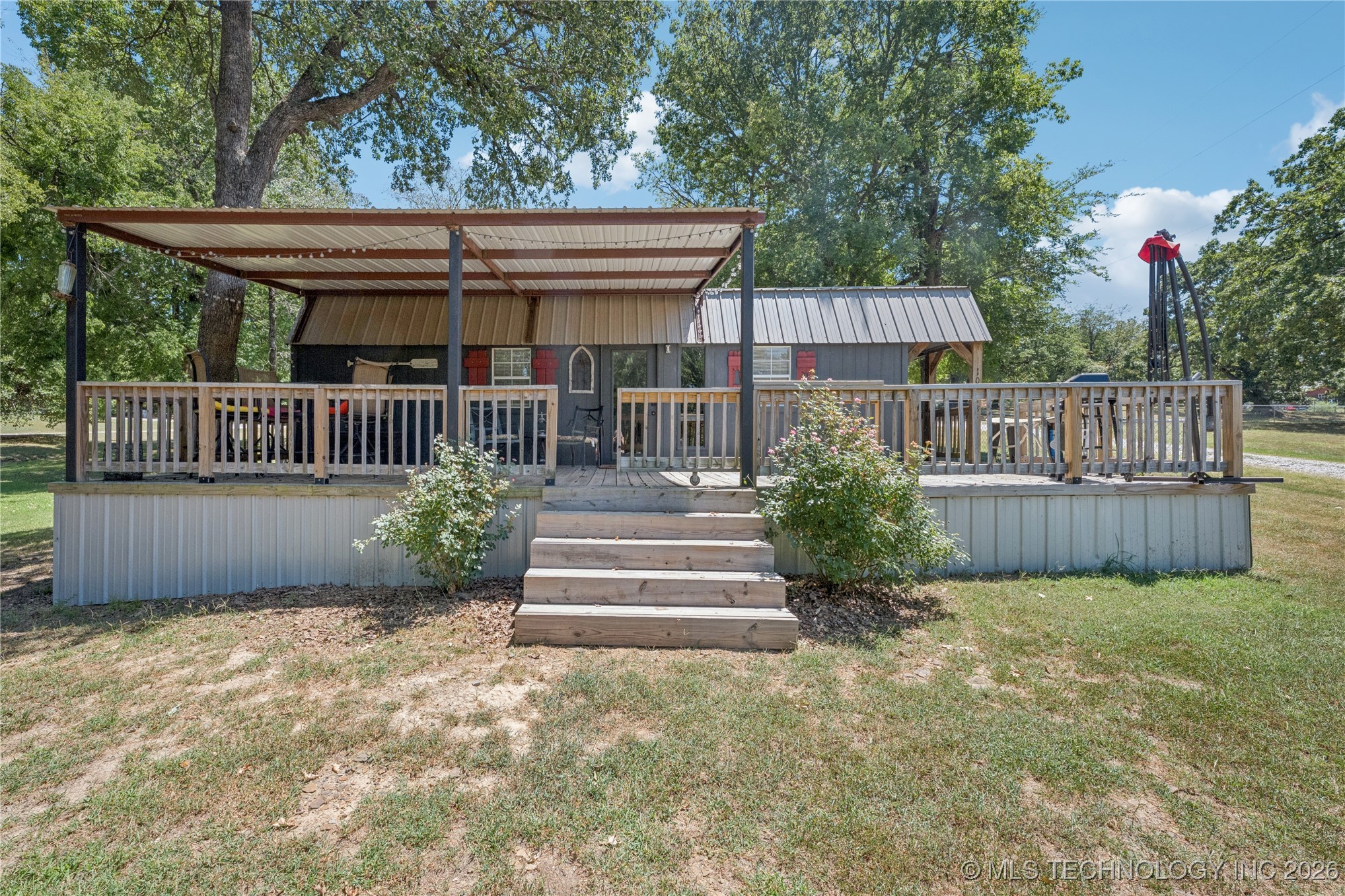 108285 Catfish Property Photo 1