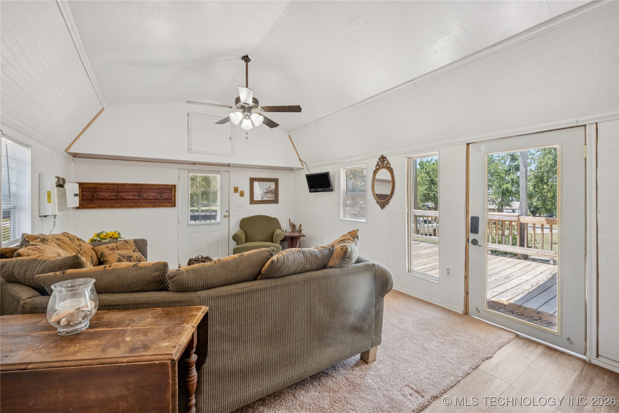 108285 Catfish Property Photo 7