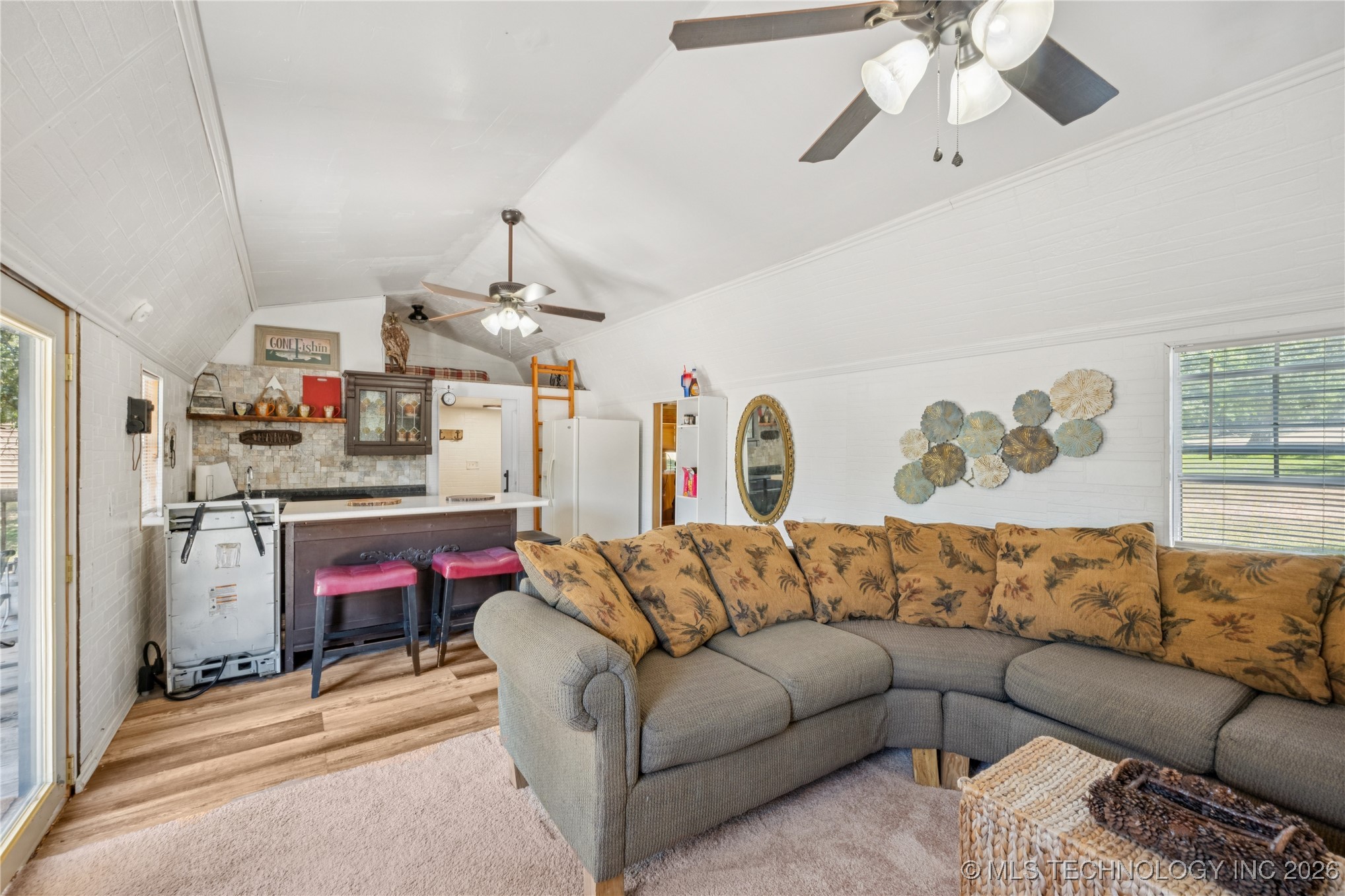 108285 Catfish Property Photo 9