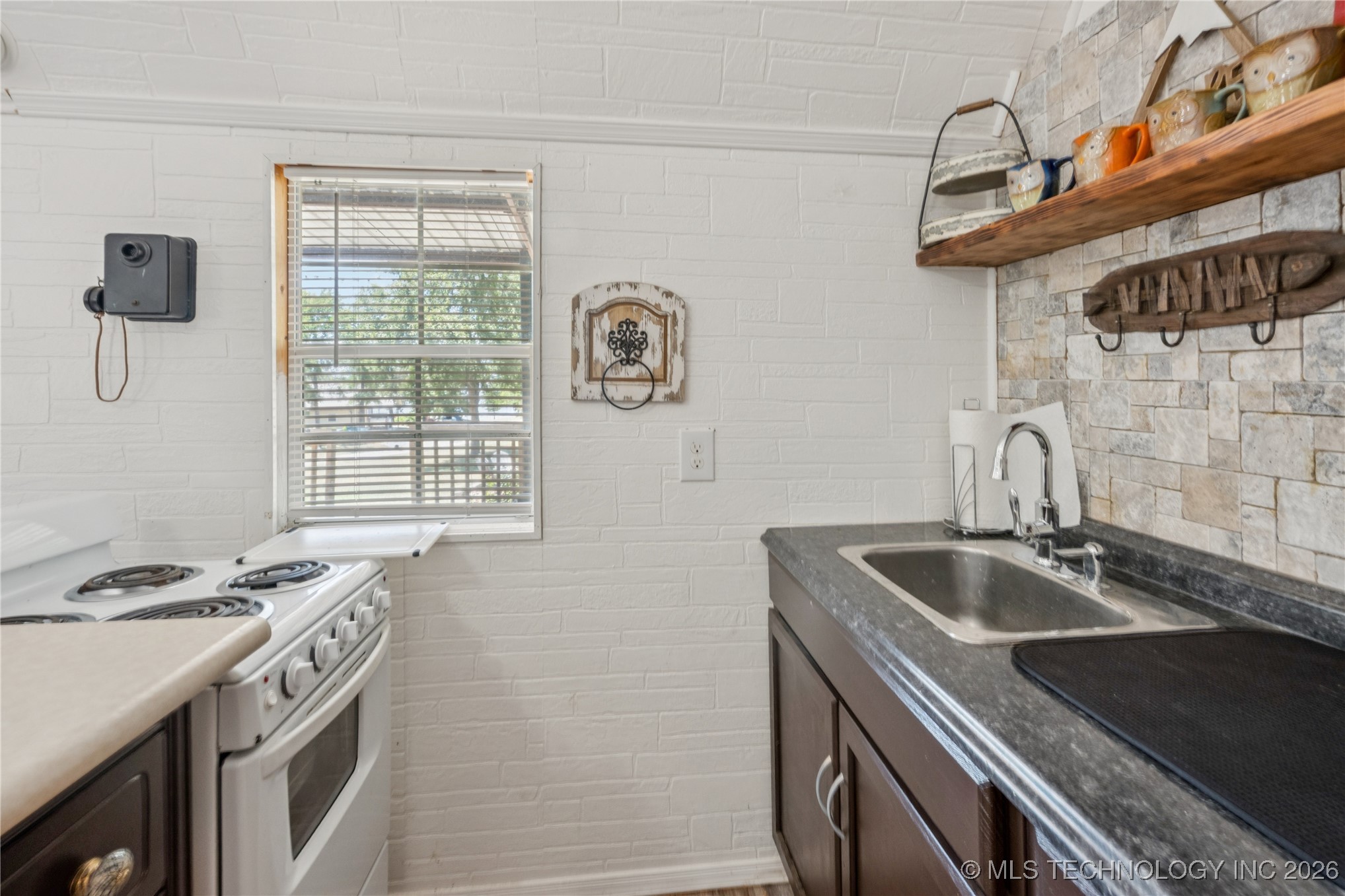 108285 Catfish Property Photo 11