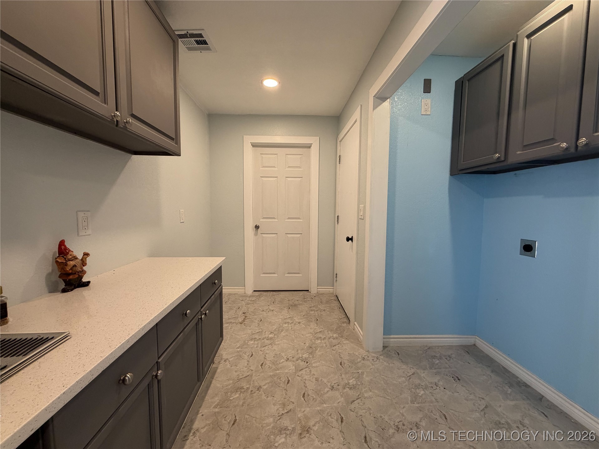 2505 Haskell Boulevard Property Photo 9