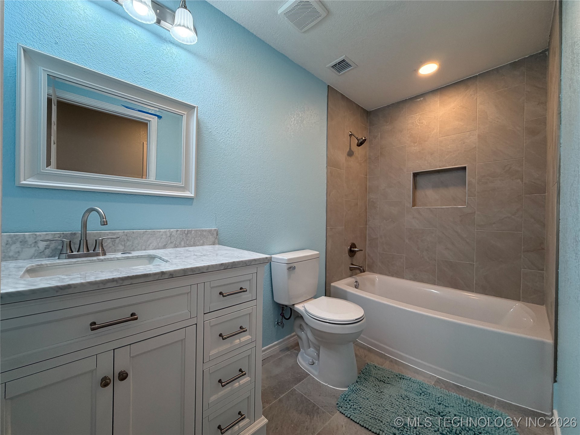 2505 Haskell Boulevard Property Photo 10