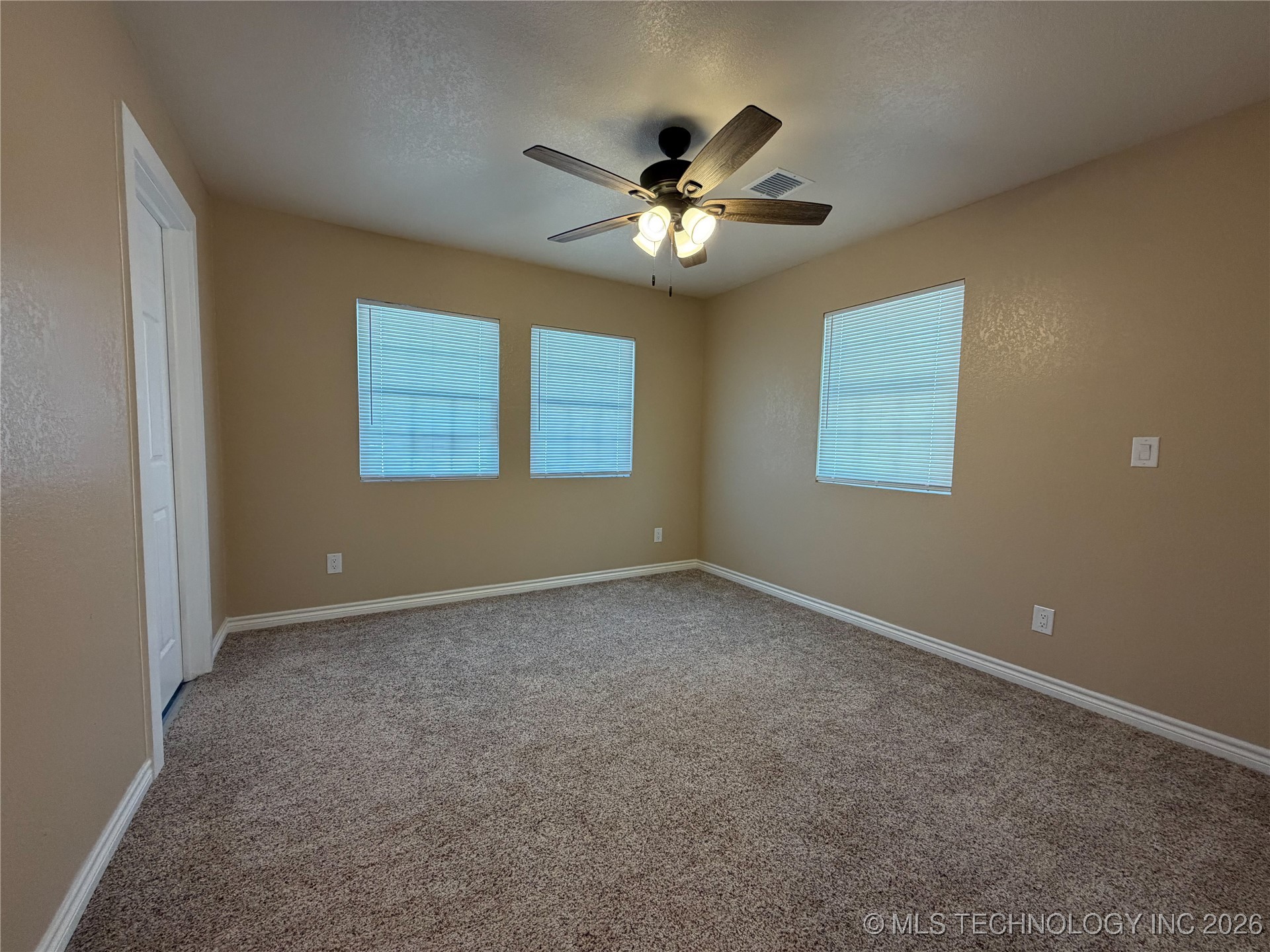 2505 Haskell Boulevard Property Photo 11