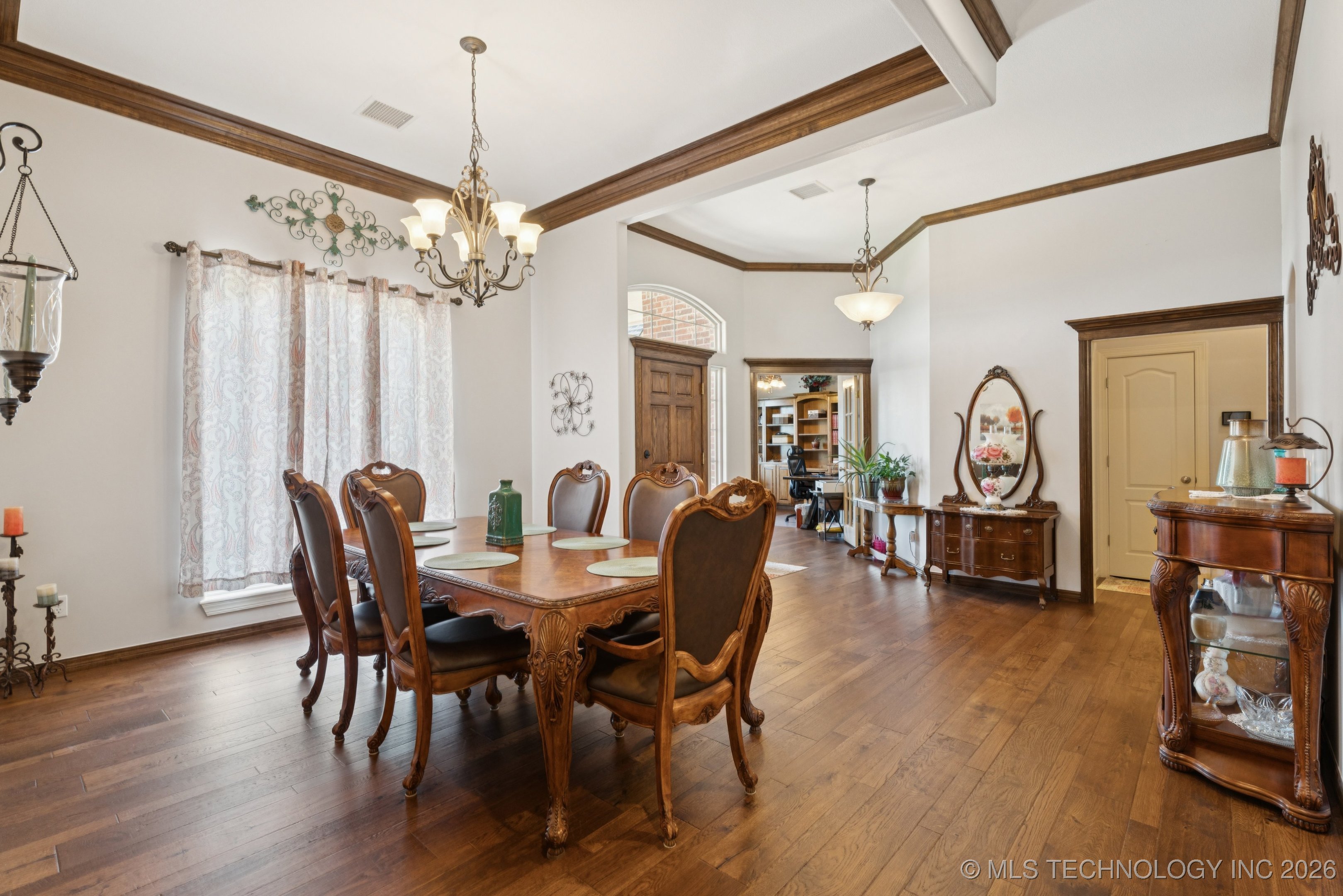 316 E 44th Street Property Photo 8