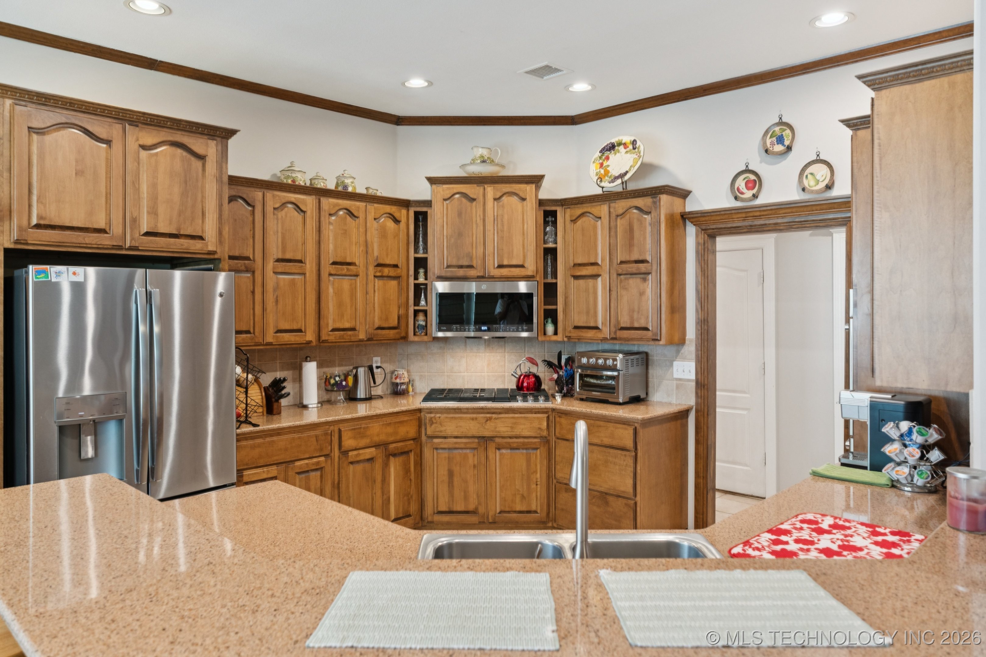 316 E 44th Street Property Photo 16