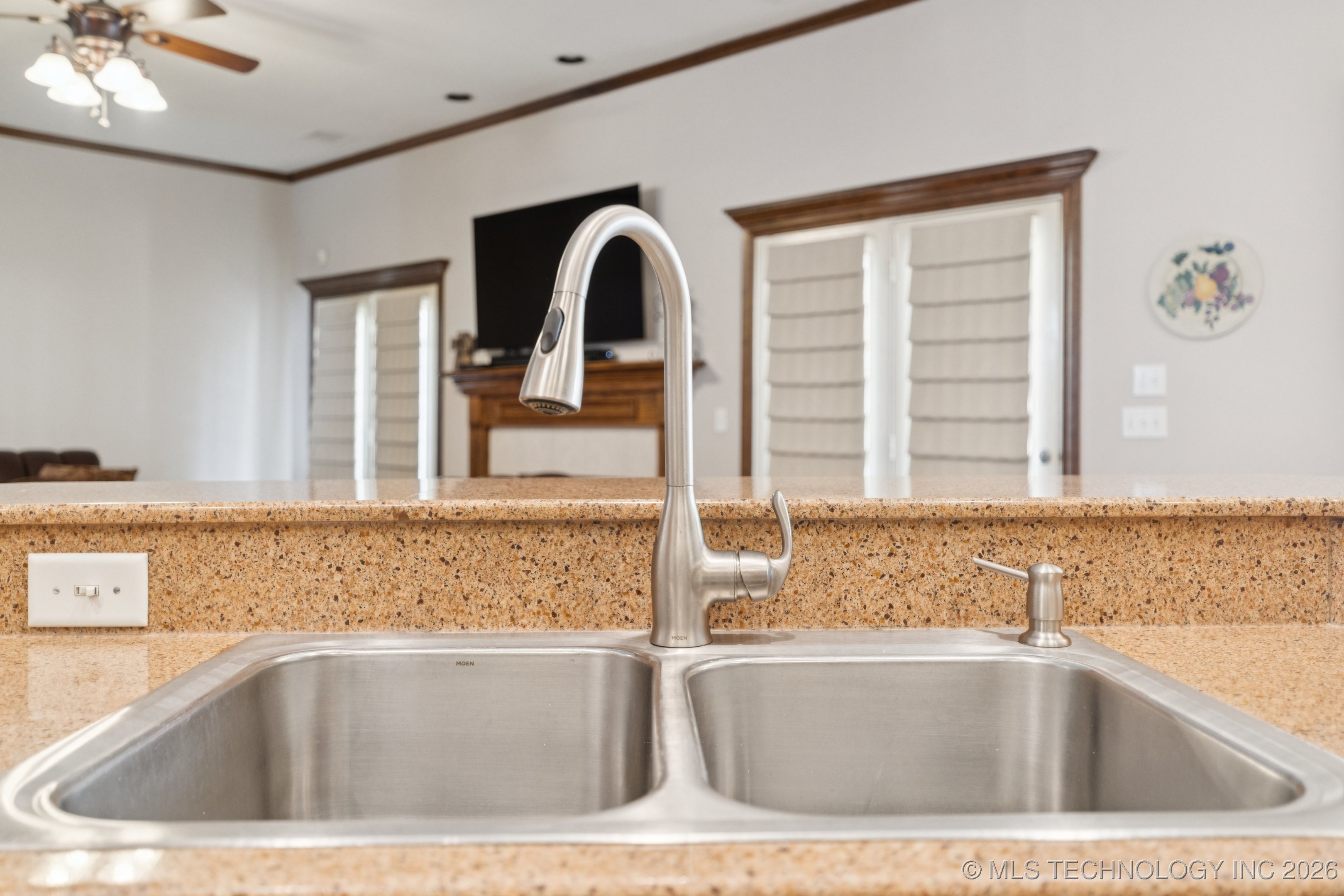 316 E 44th Street Property Photo 17