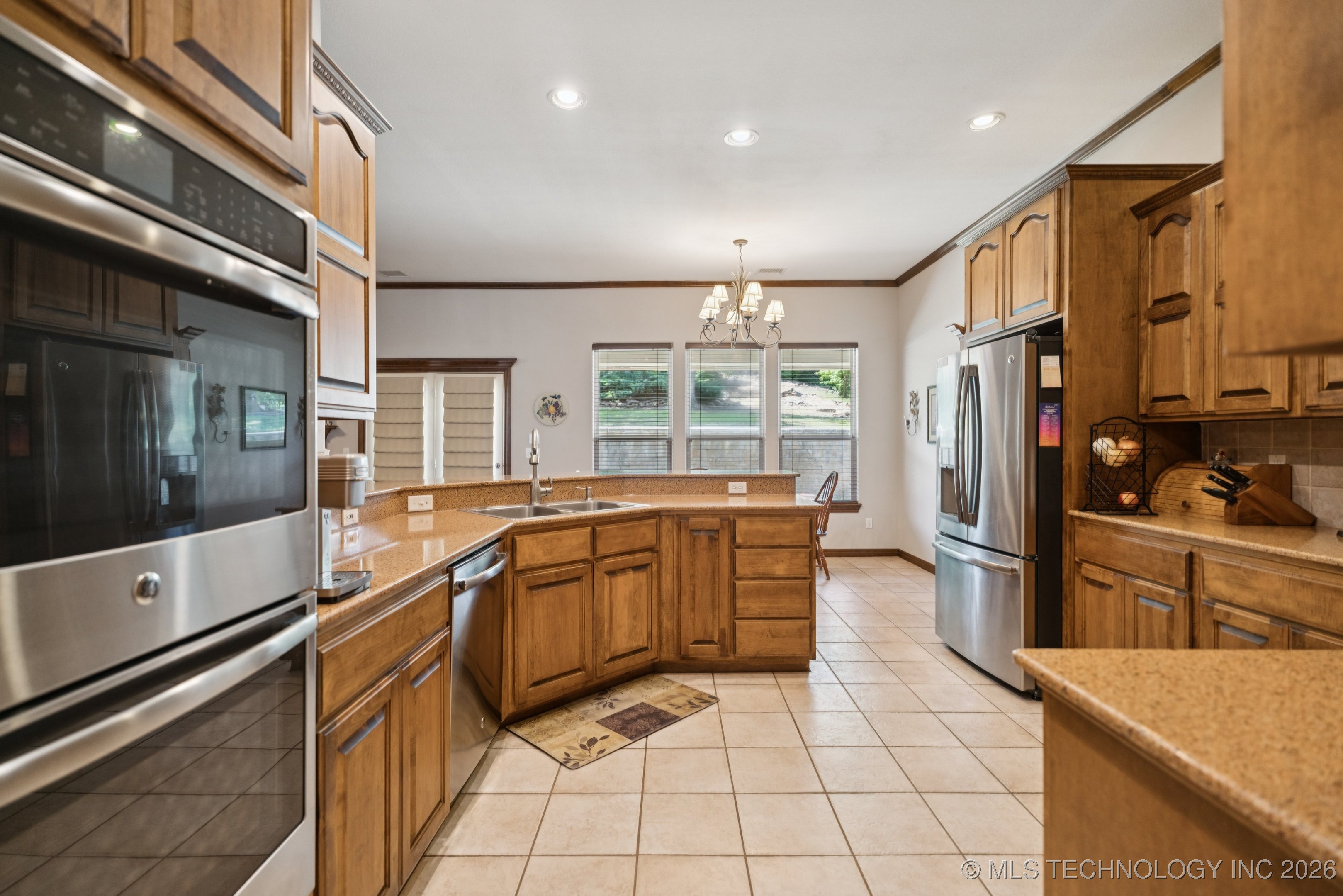 316 E 44th Street Property Photo 18