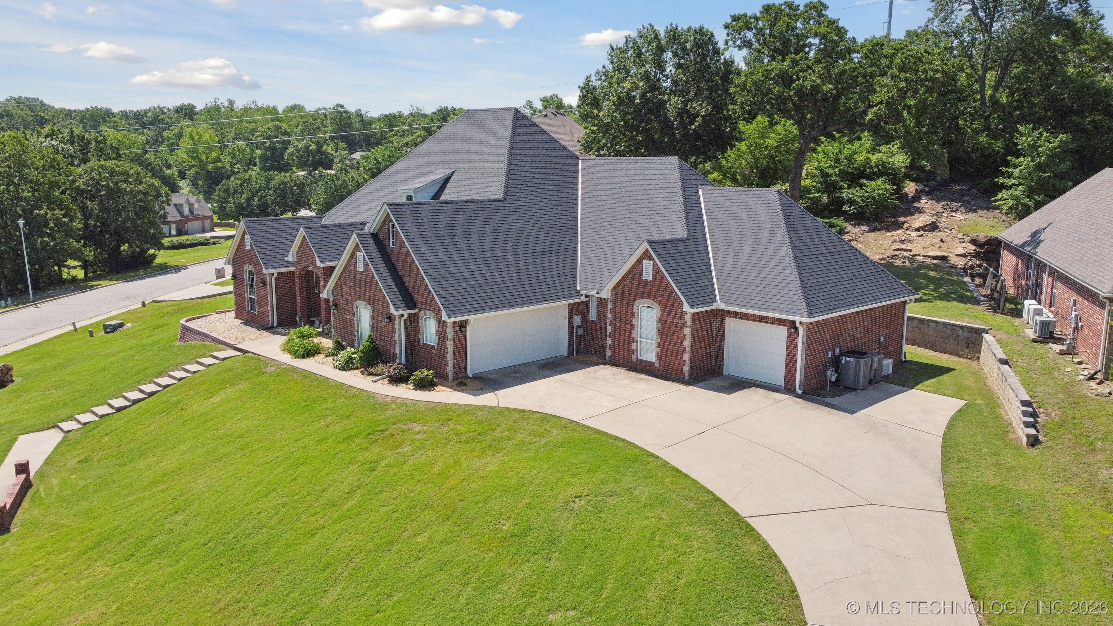 316 E 44th Street Property Photo 52