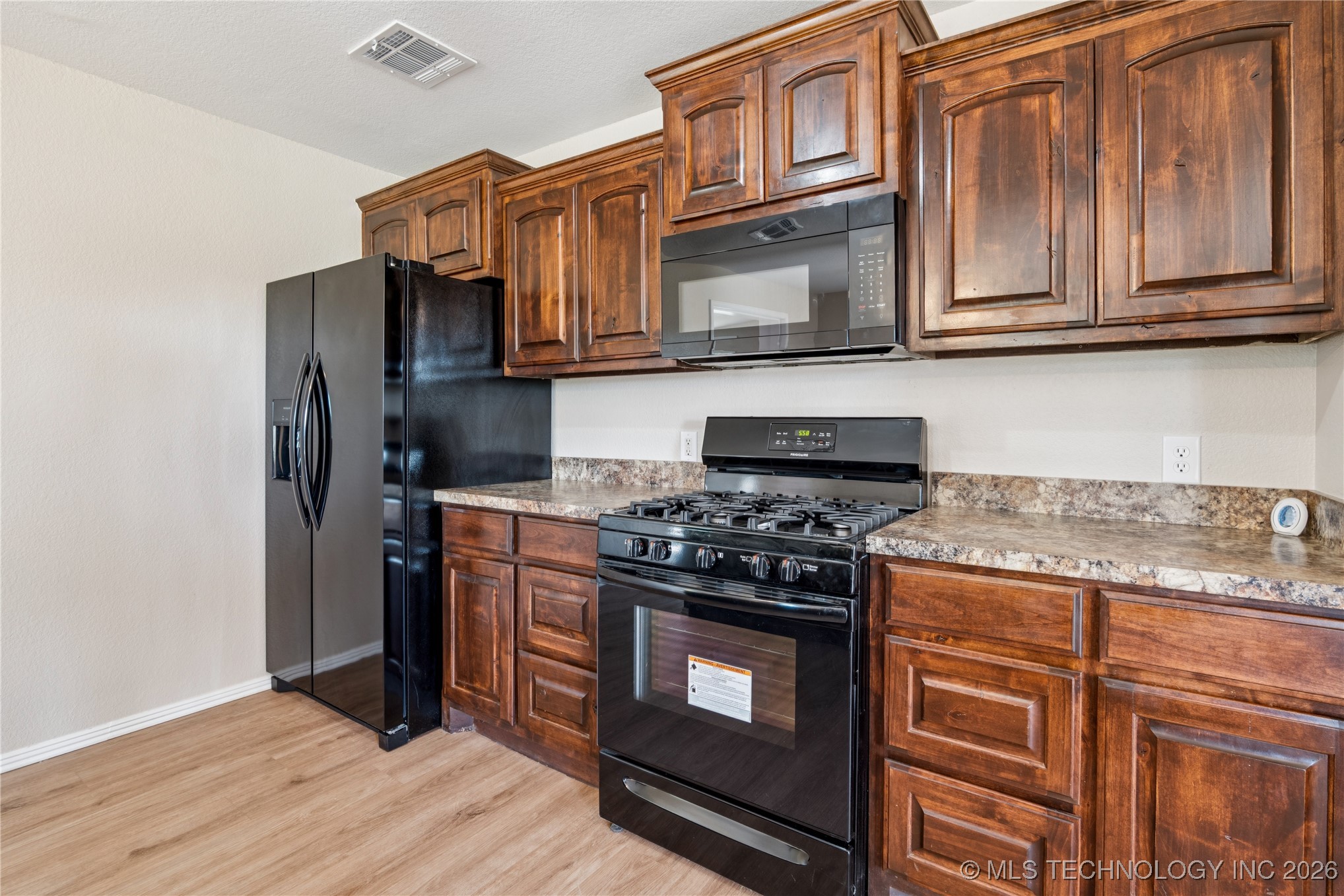 1915 S Lenapah Avenue Property Photo 6