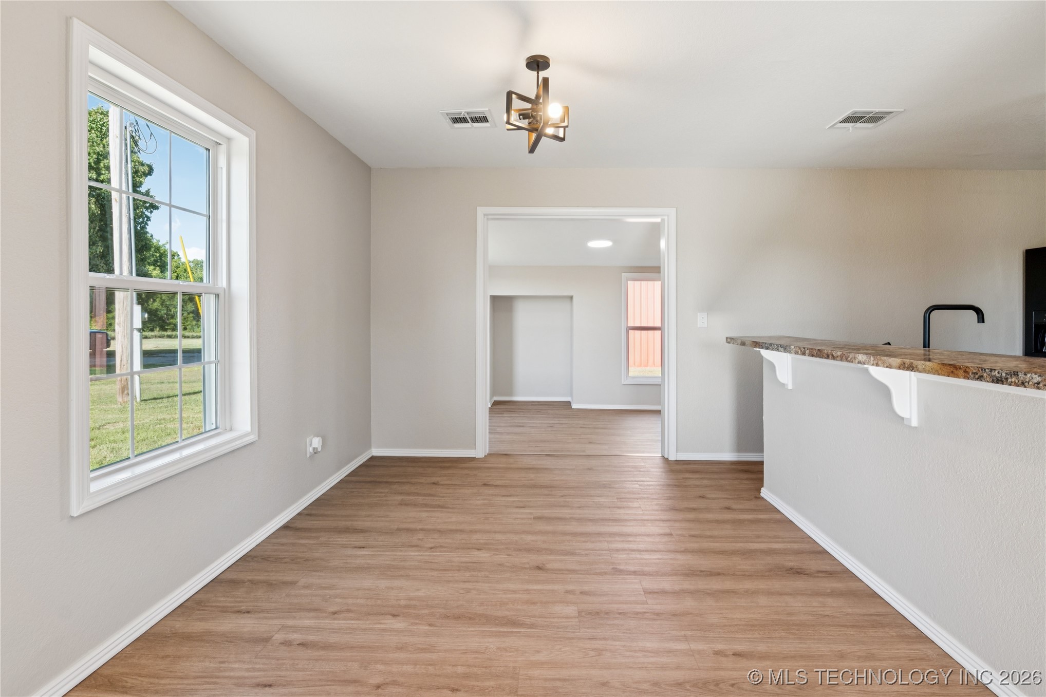 1915 S Lenapah Avenue Property Photo 8