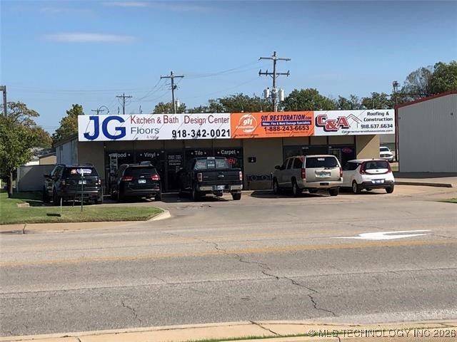 840 W Will Rogers Boulevard Property Photo 1