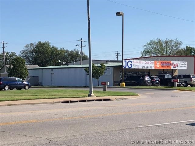 840 W Will Rogers Boulevard Property Photo 3