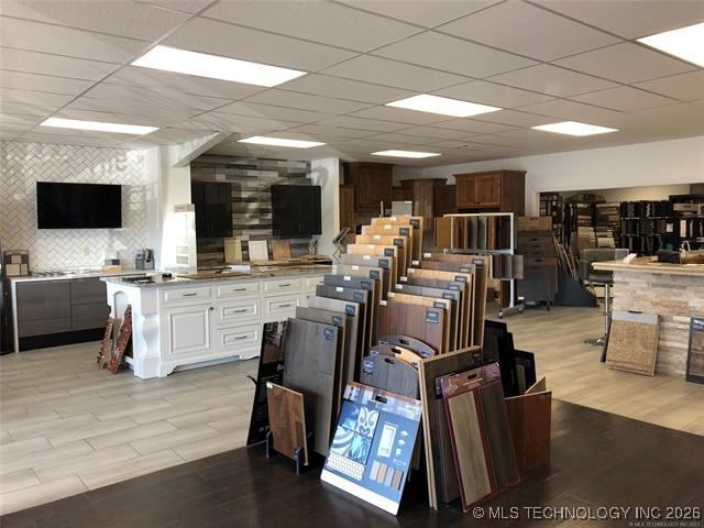 840 W Will Rogers Boulevard Property Photo 4