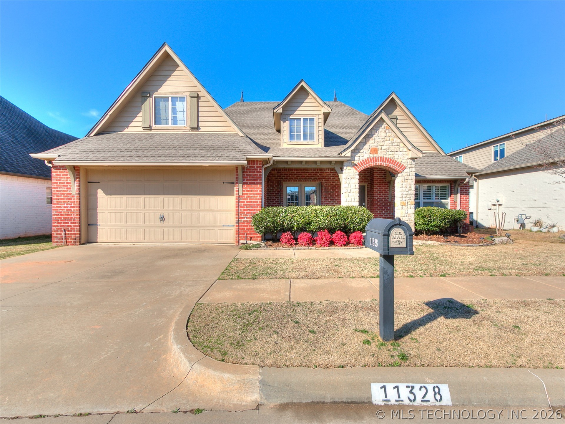 11328 S 75th Avenue E Property Photo 1