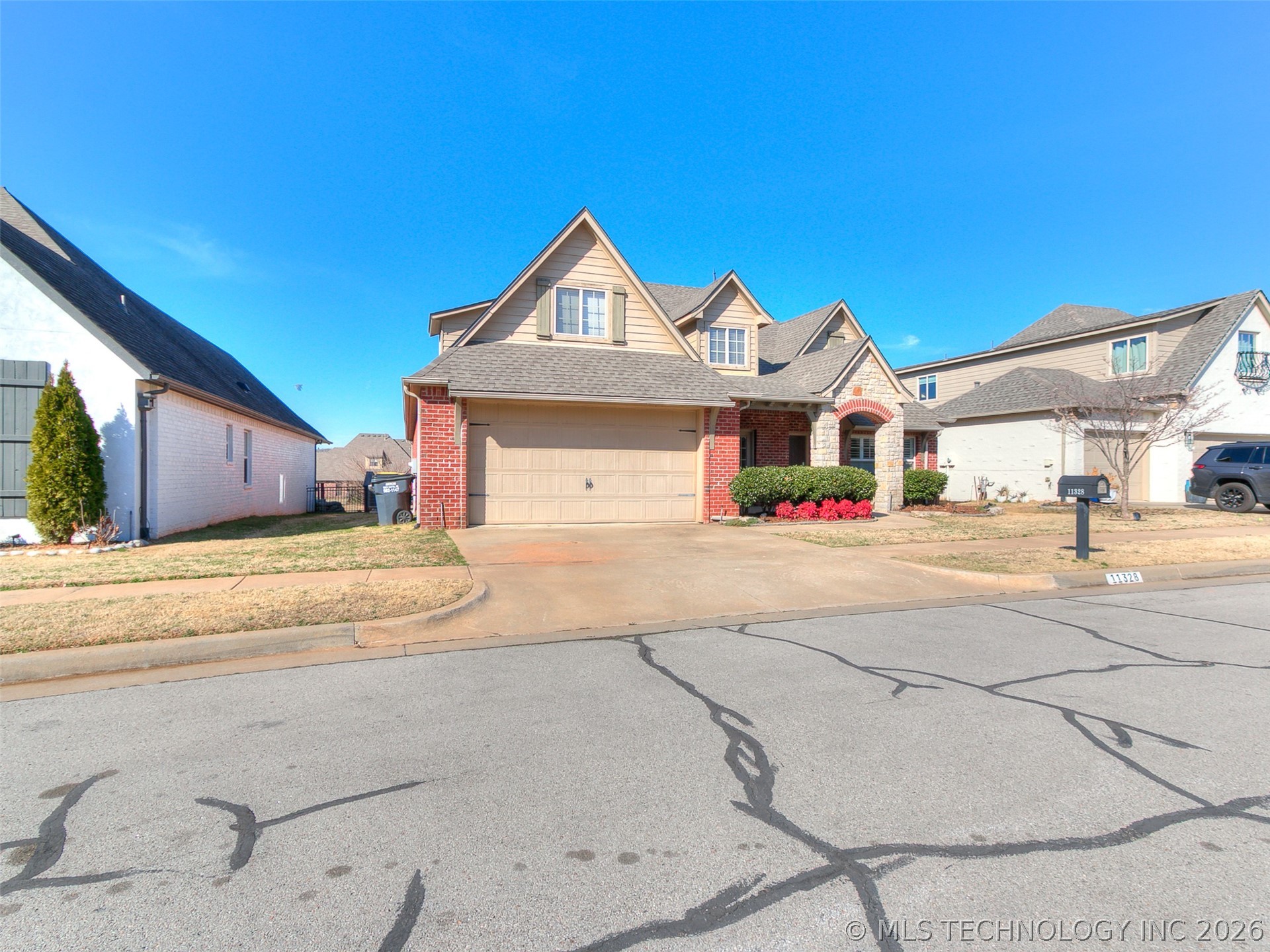 11328 S 75th Avenue E Property Photo 7