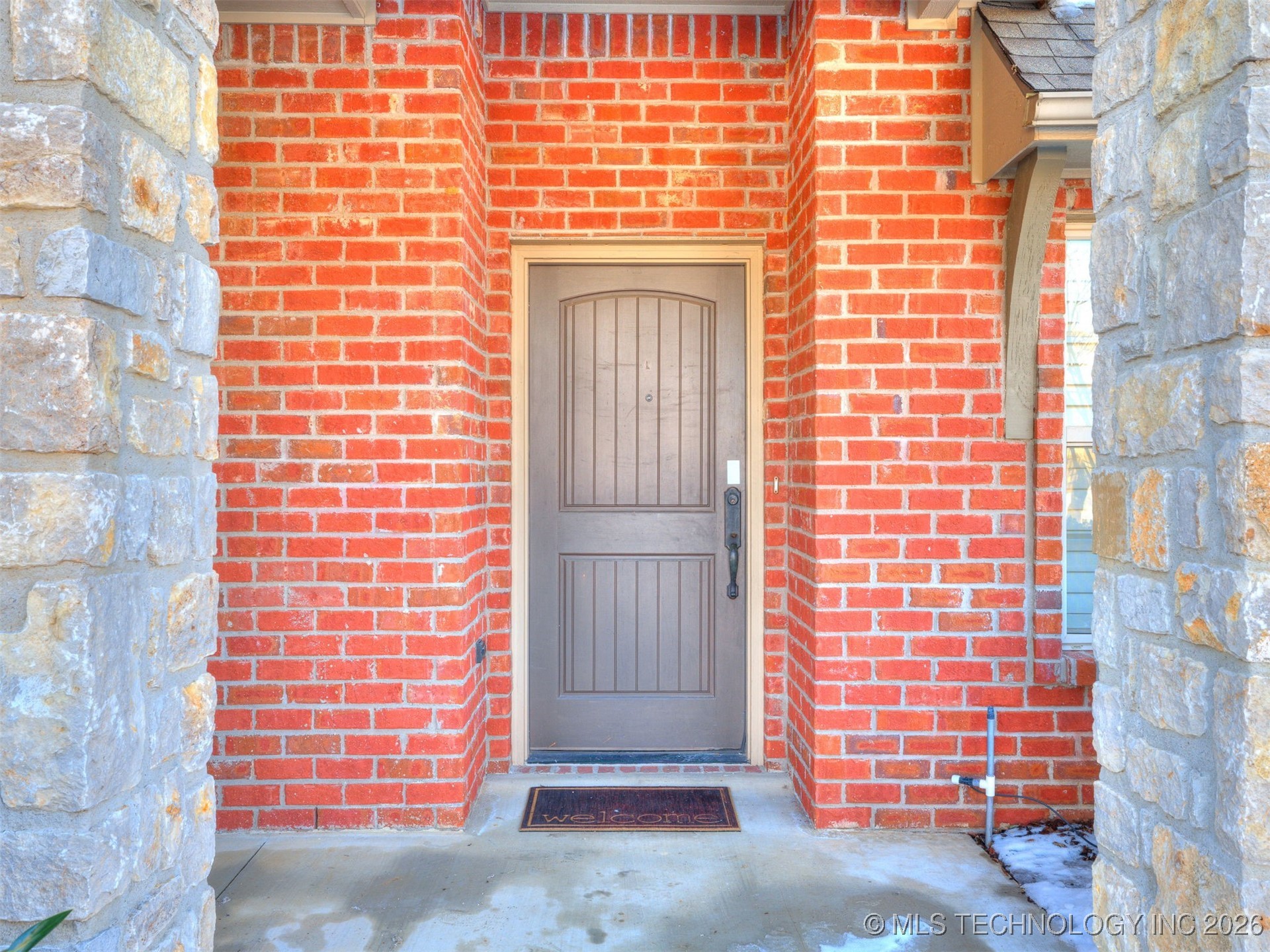 11328 S 75th Avenue E Property Photo 8