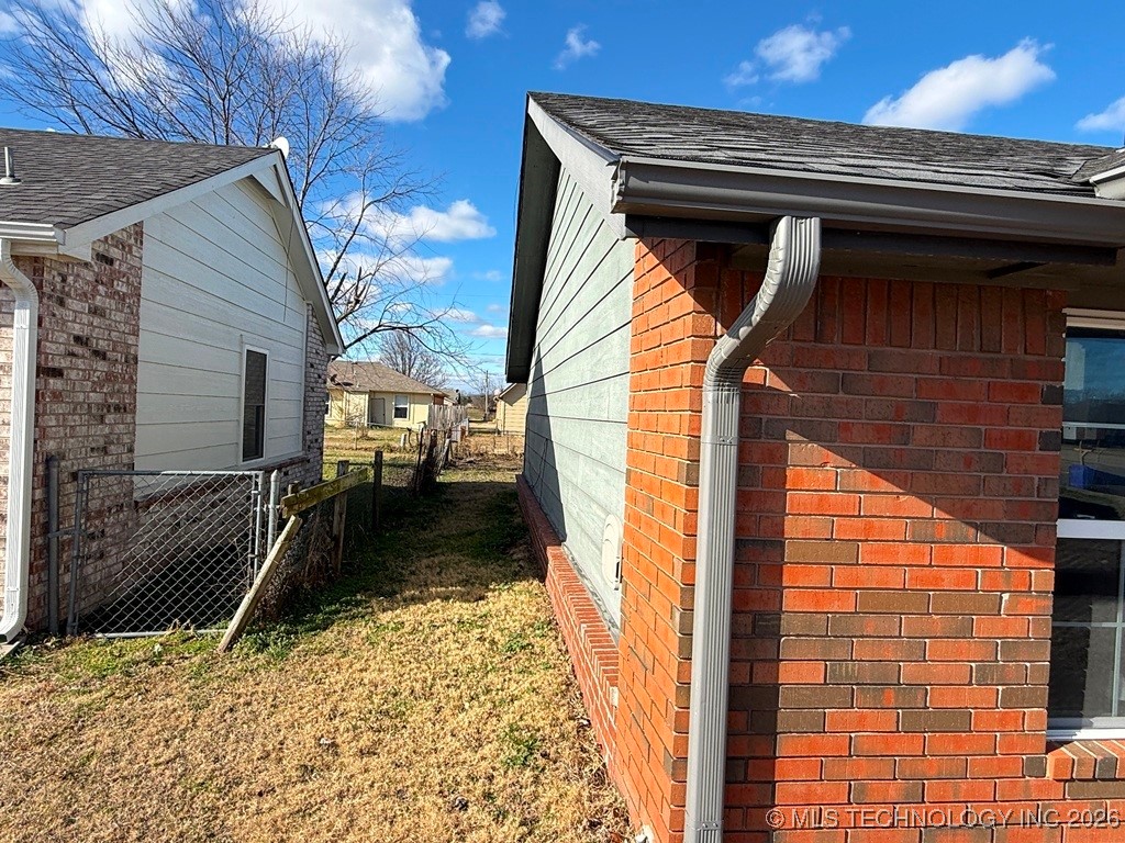 9924 N 44th East Avenue Property Photo 5