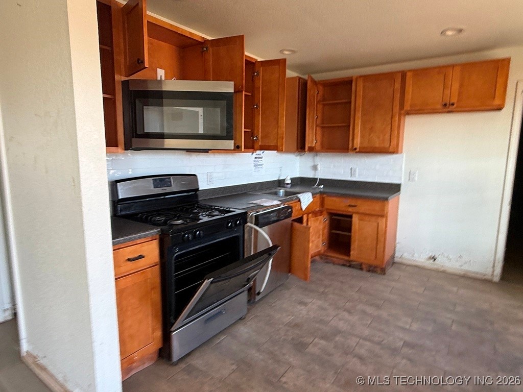 9924 N 44th East Avenue Property Photo 7