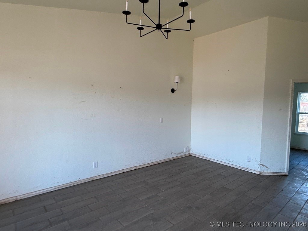 9924 N 44th East Avenue Property Photo 10