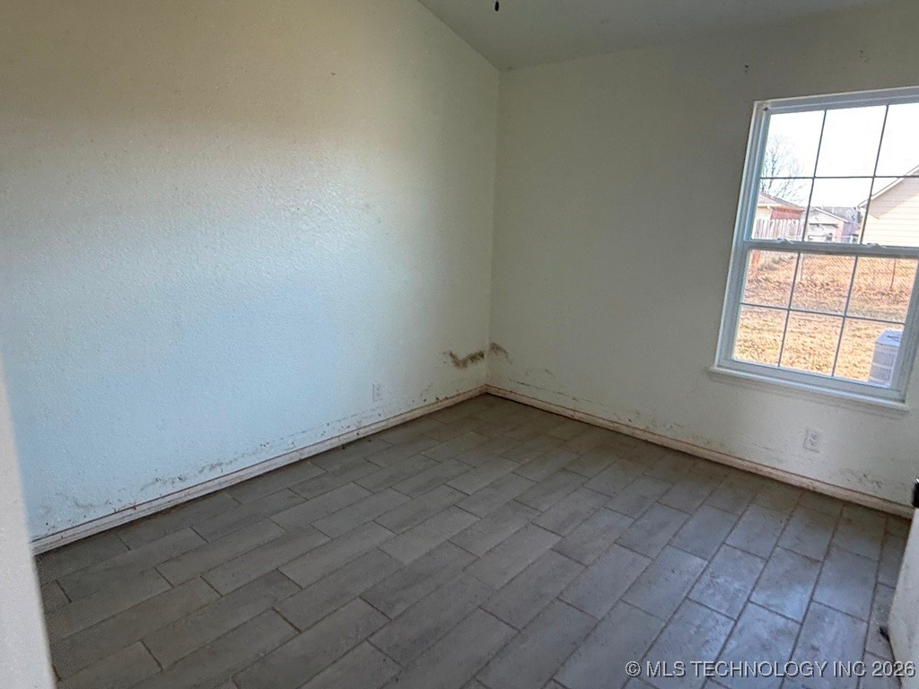 9924 N 44th East Avenue Property Photo 11