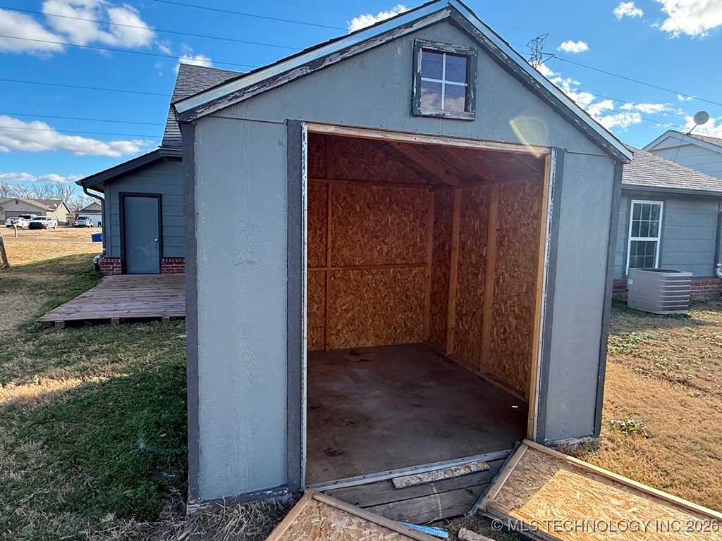 9924 N 44th East Avenue Property Photo 21