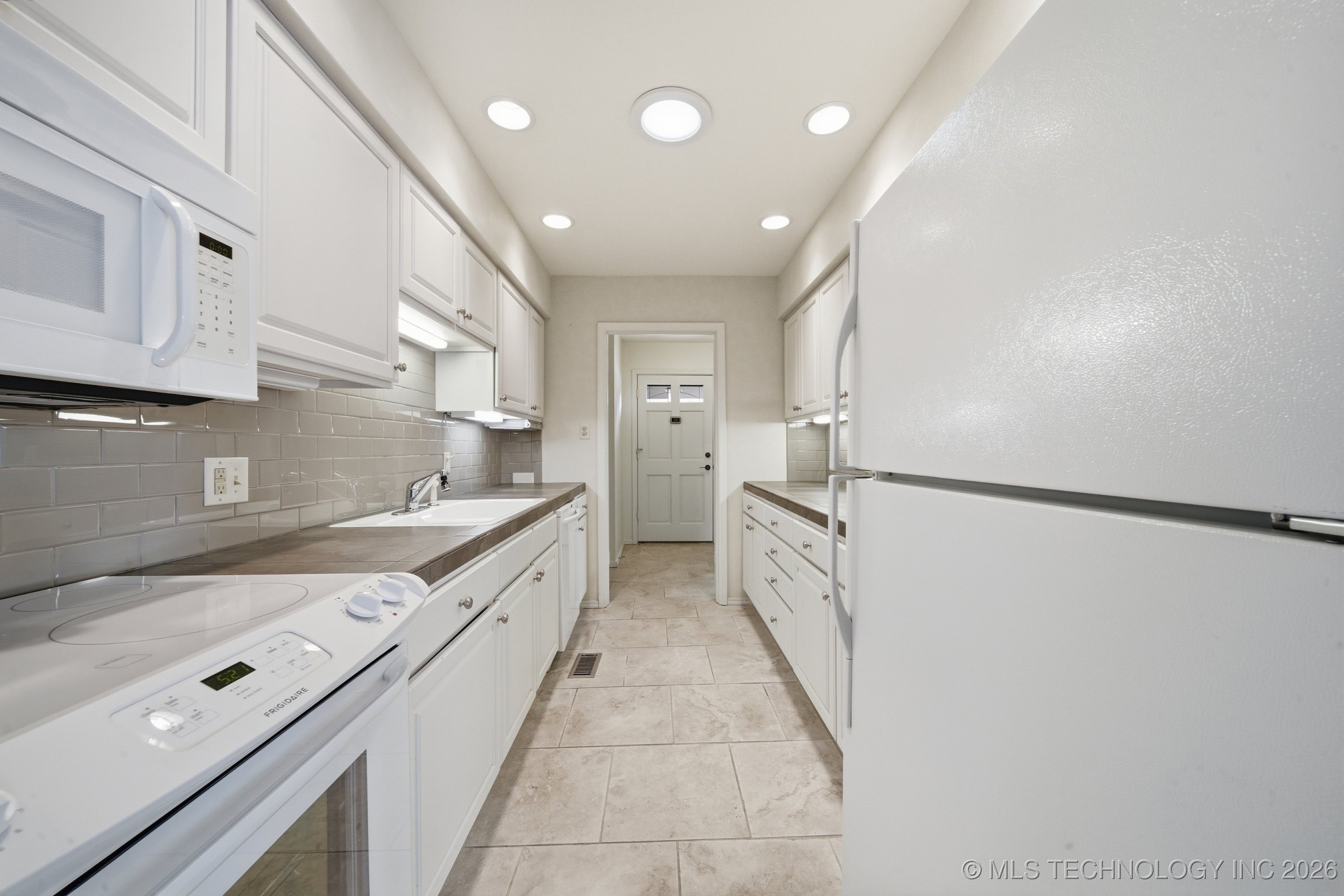 2603335 Property Photo 11