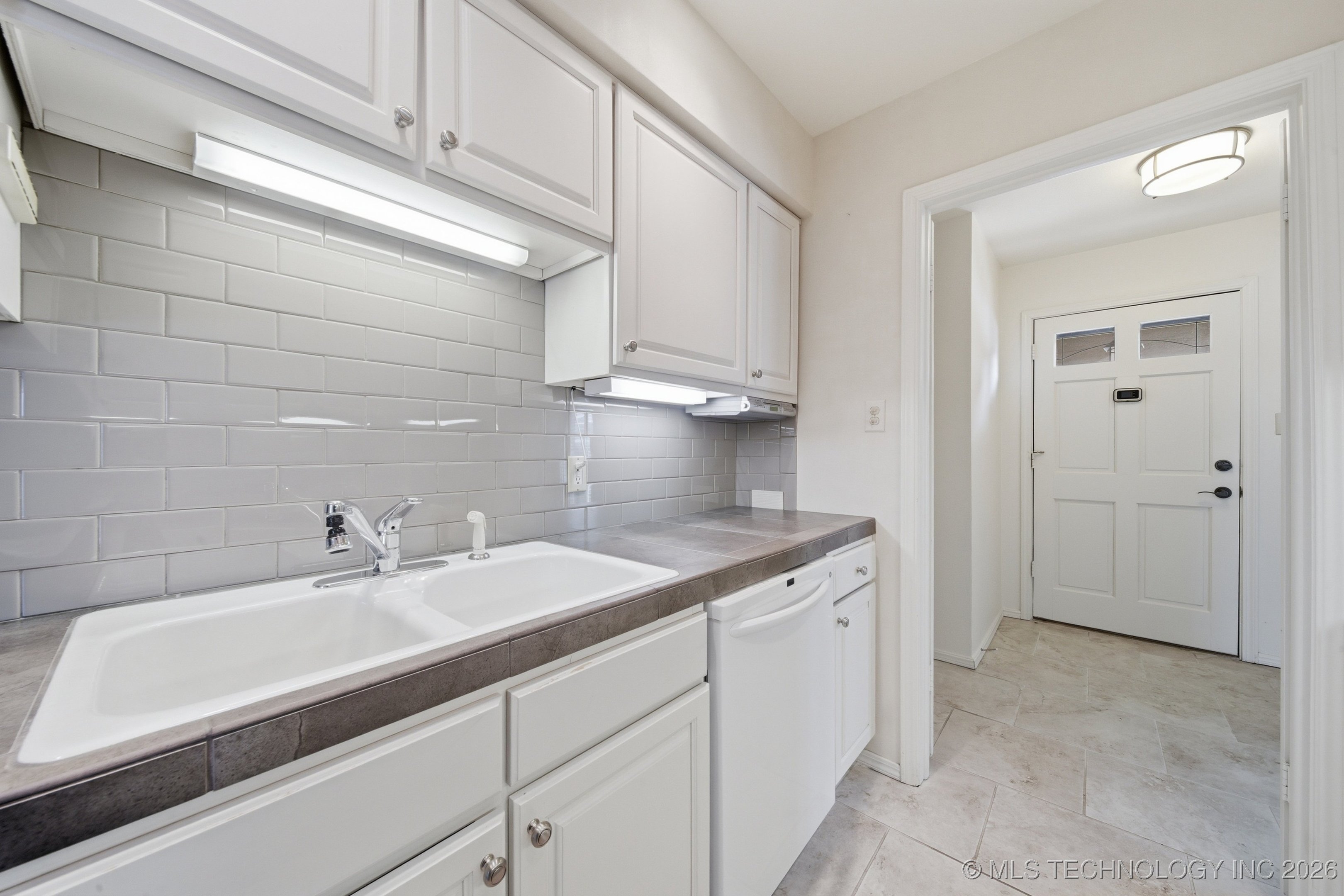 2603335 Property Photo 12