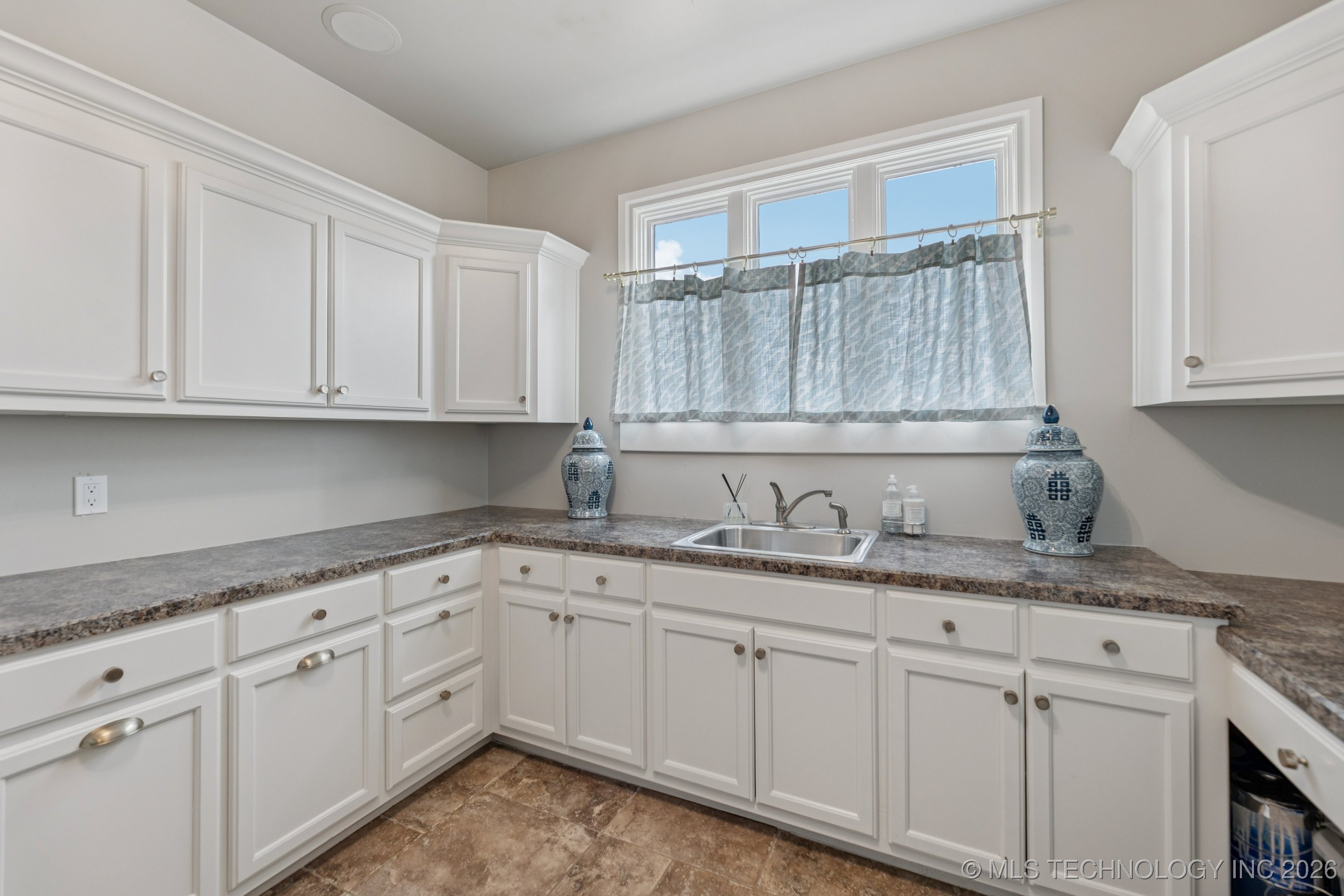 10628 S Mulberry Street Property Photo 17