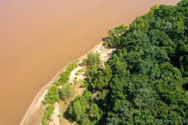 1679 Augustus Road Property Photo 5